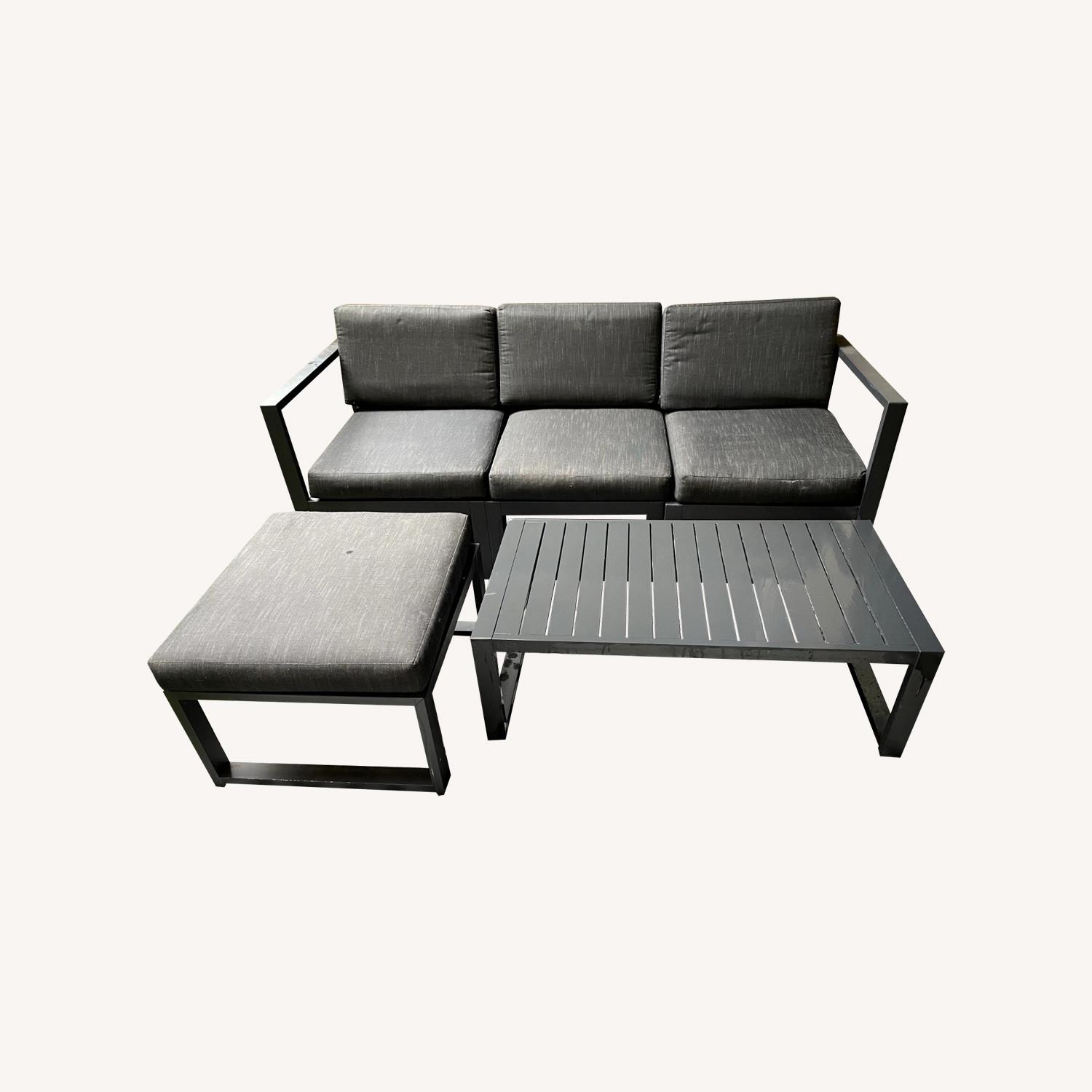 Outdoor Set - image-0