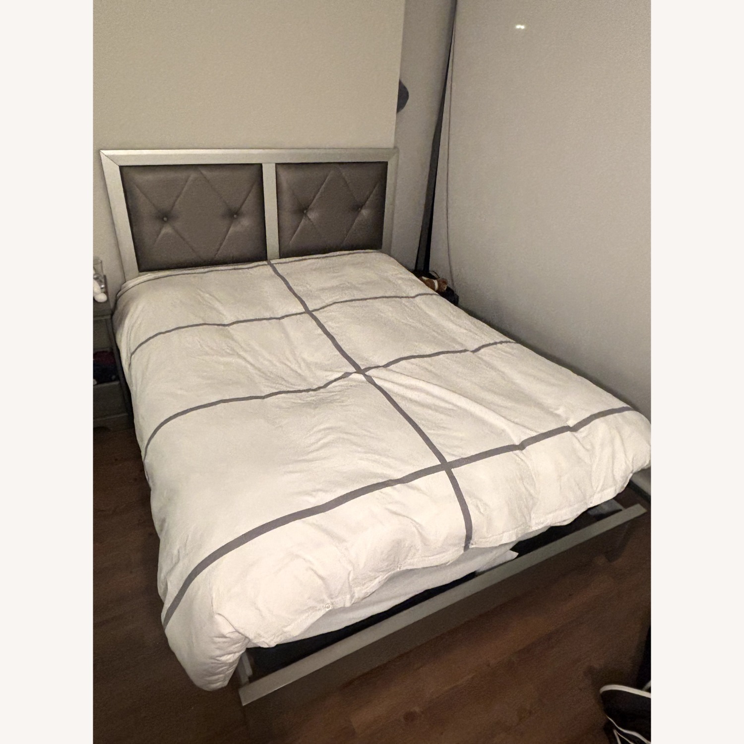 Raymour & Flanigan Panel Bed - image-2