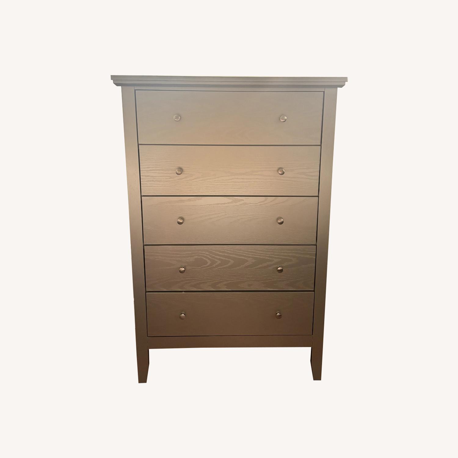 Raymour & Flanigan Bedroom Chest - image-0