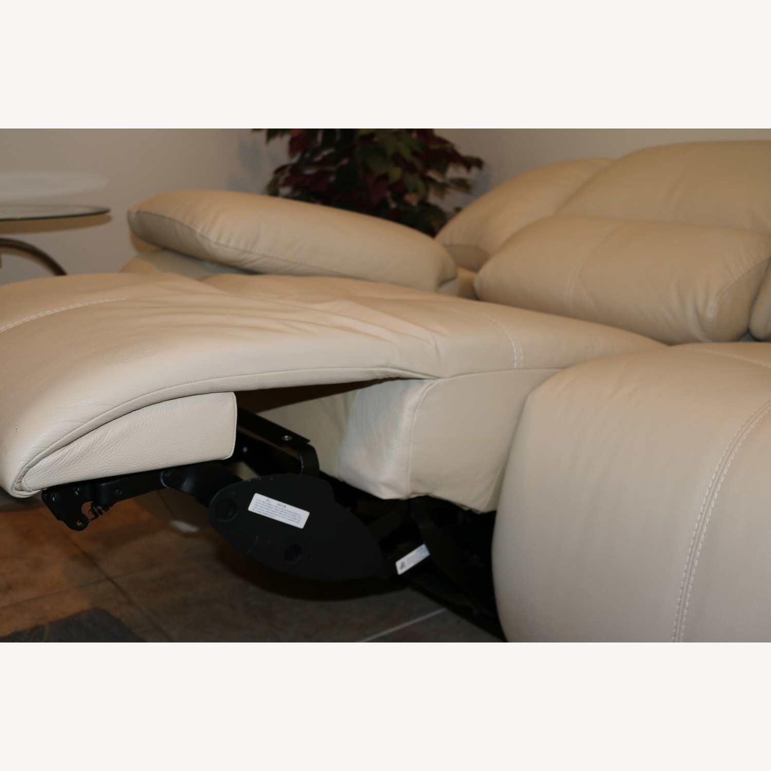 Leggett & Platt Sofa - image-6