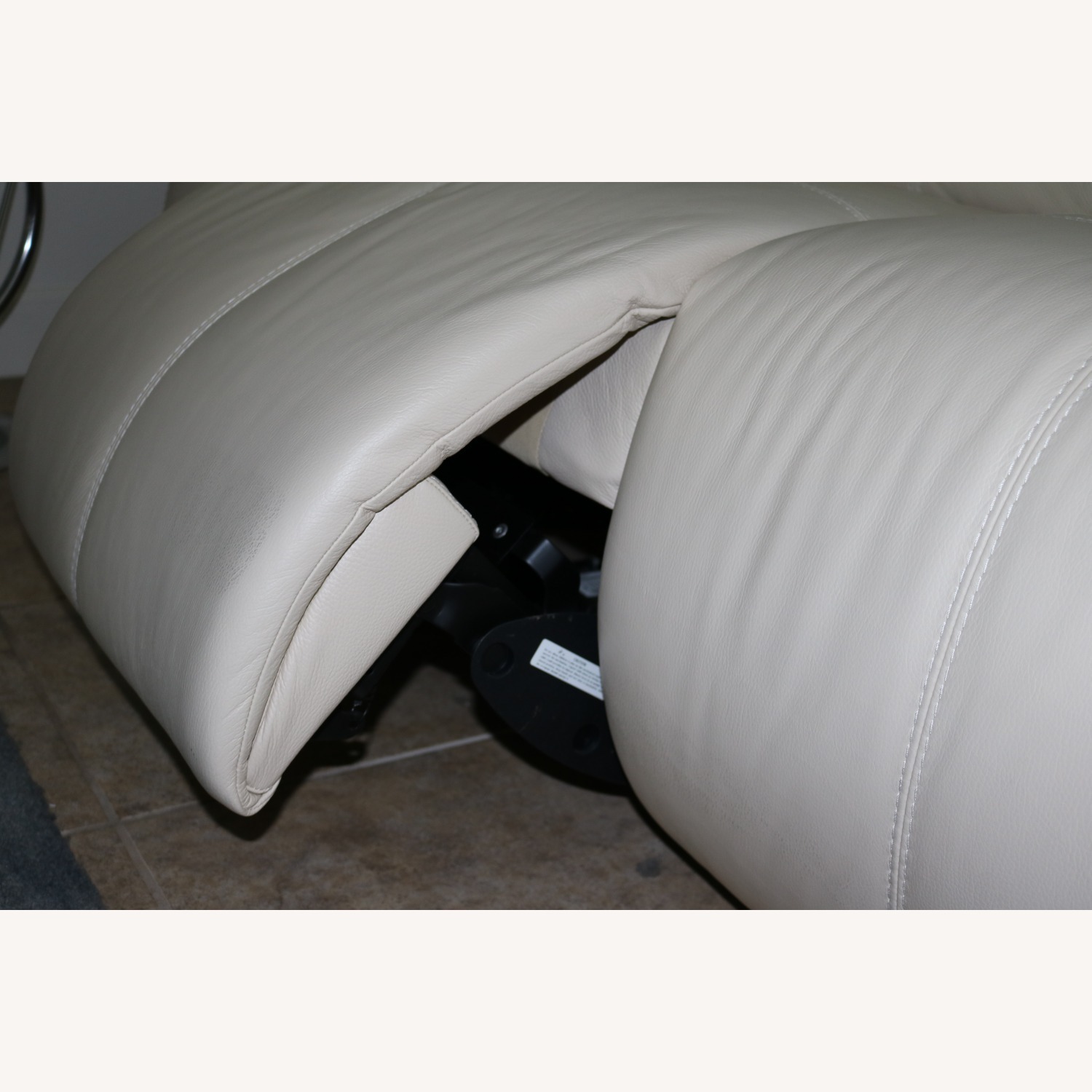 Leggett & Platt Sofa - image-5