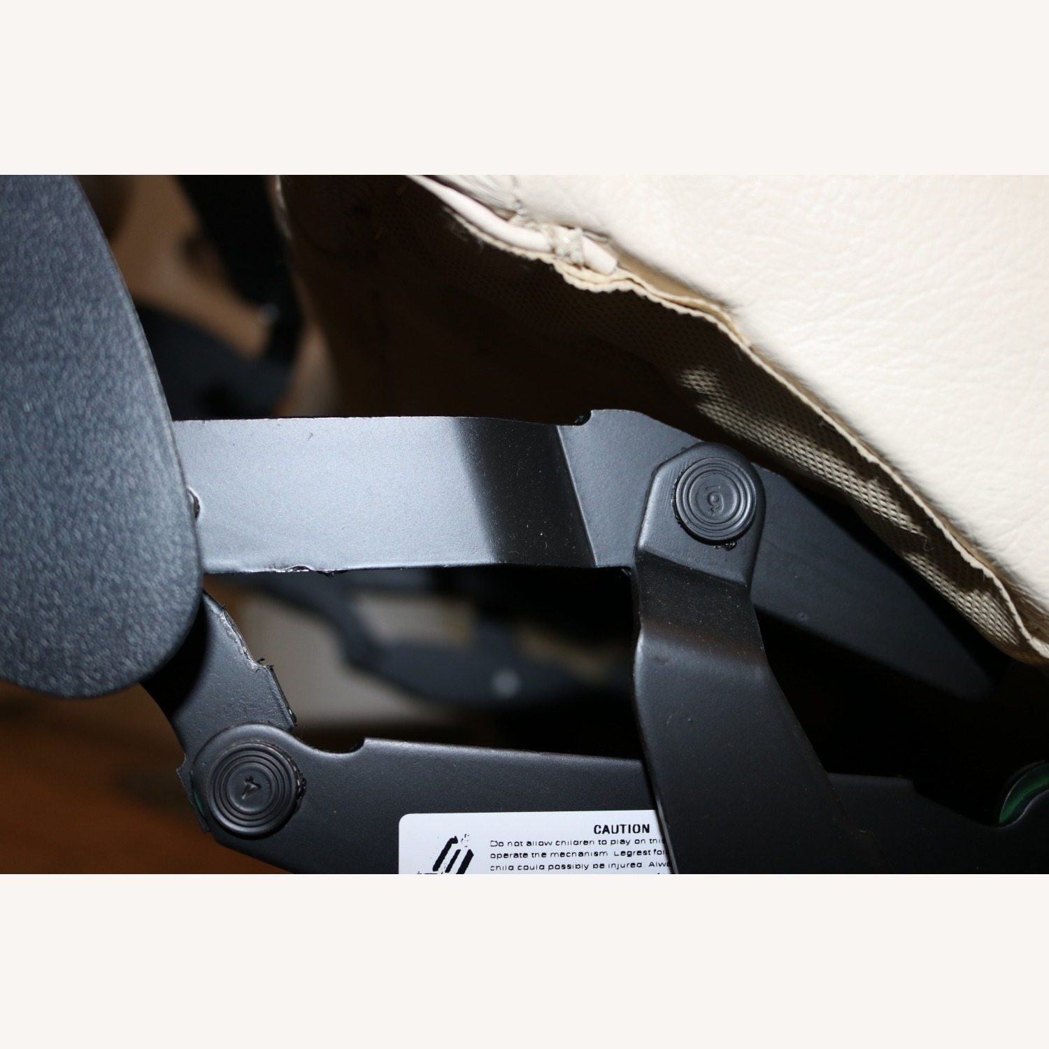 Leggett & Platt Sofa - image-7