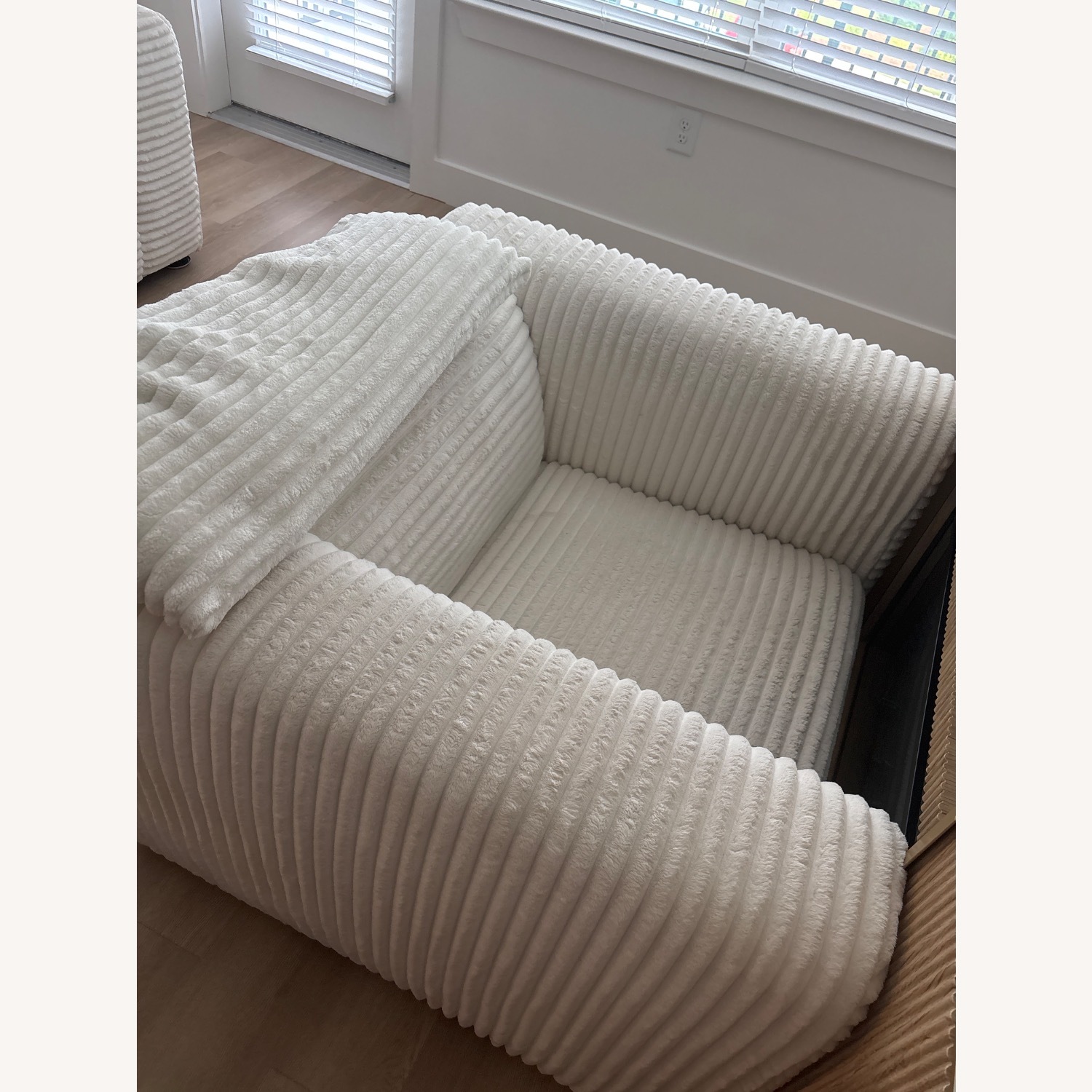Cableswynd Accent Chair - image-1
