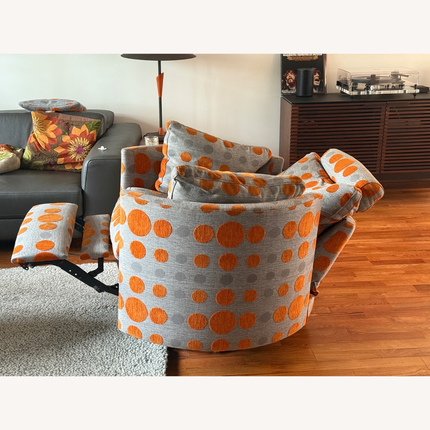 Moon Chair - Electric Recliner by Fama - image-5