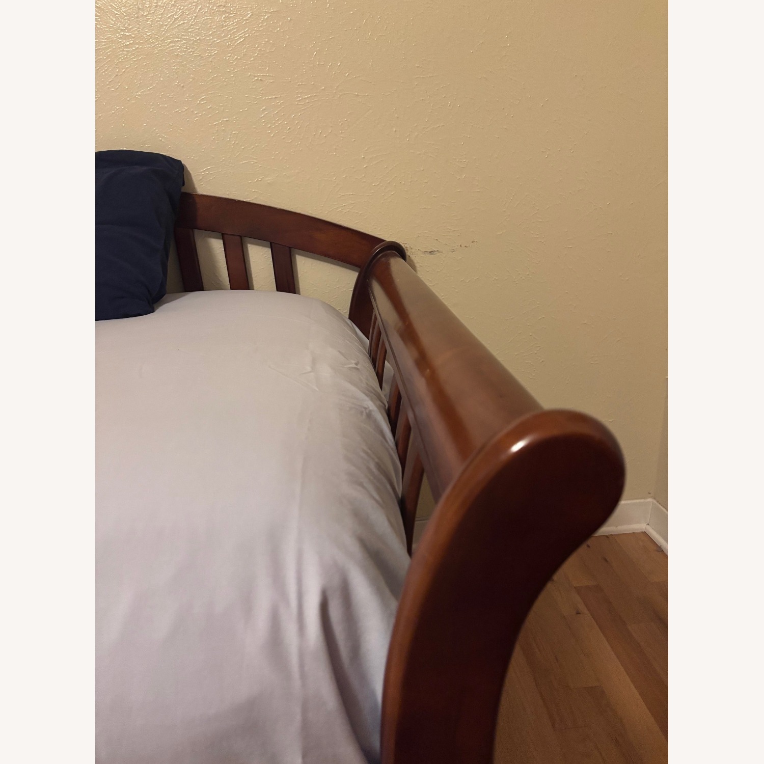 Wood Frame Twin Trundle Bed - image-5