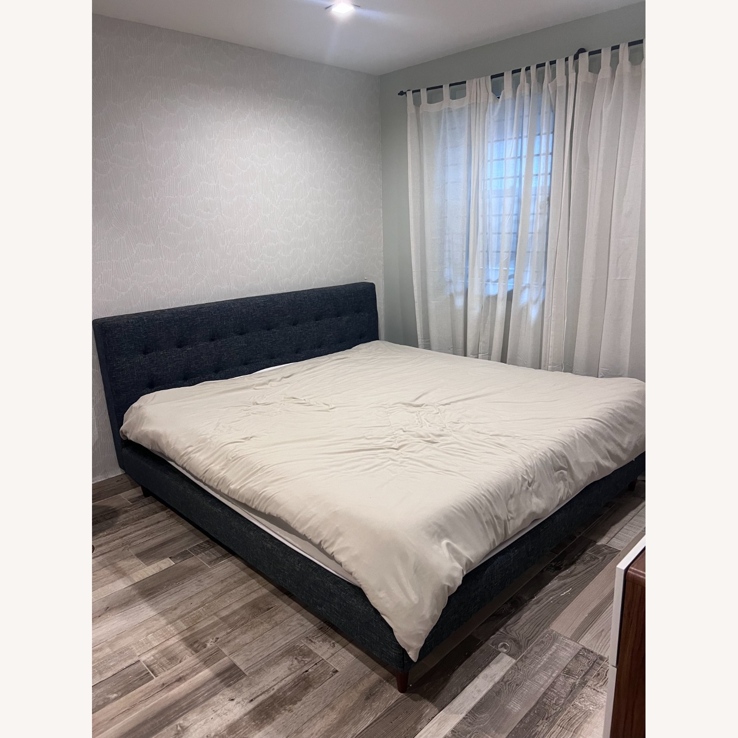 Sven King Tufted Bed - Blue - image-2