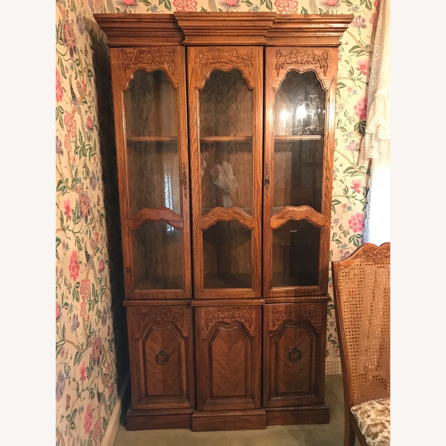 1980s Vintage Dining Room China Cabinet - image-1