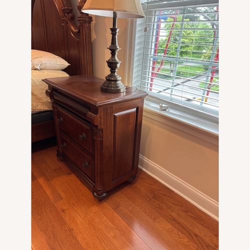 Used Nightstands Pair for sale on AptDeco