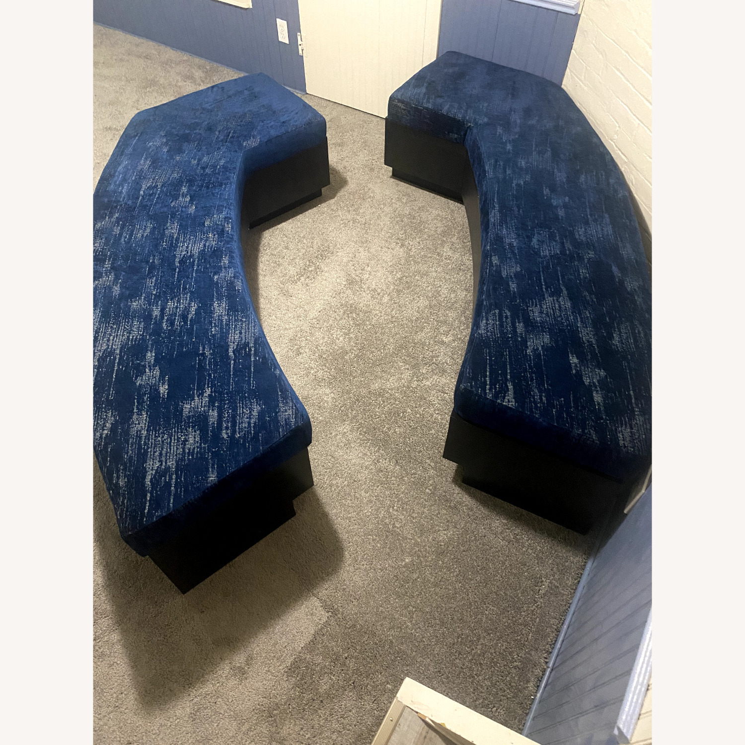 Set of 2 Modular Curved Benches - image-0
