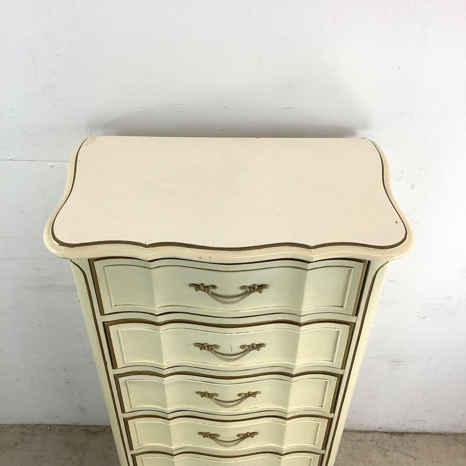 Vintage Provincial Chest of Drawers - image-9