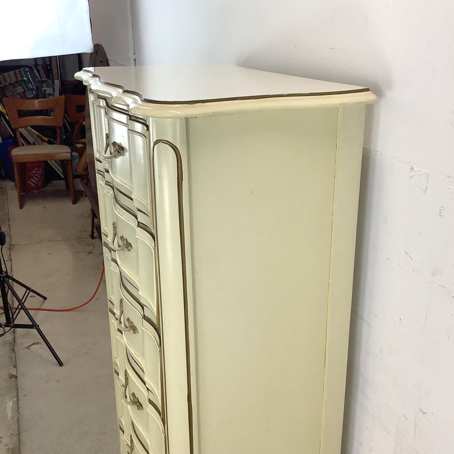 Vintage Provincial Chest of Drawers - image-7