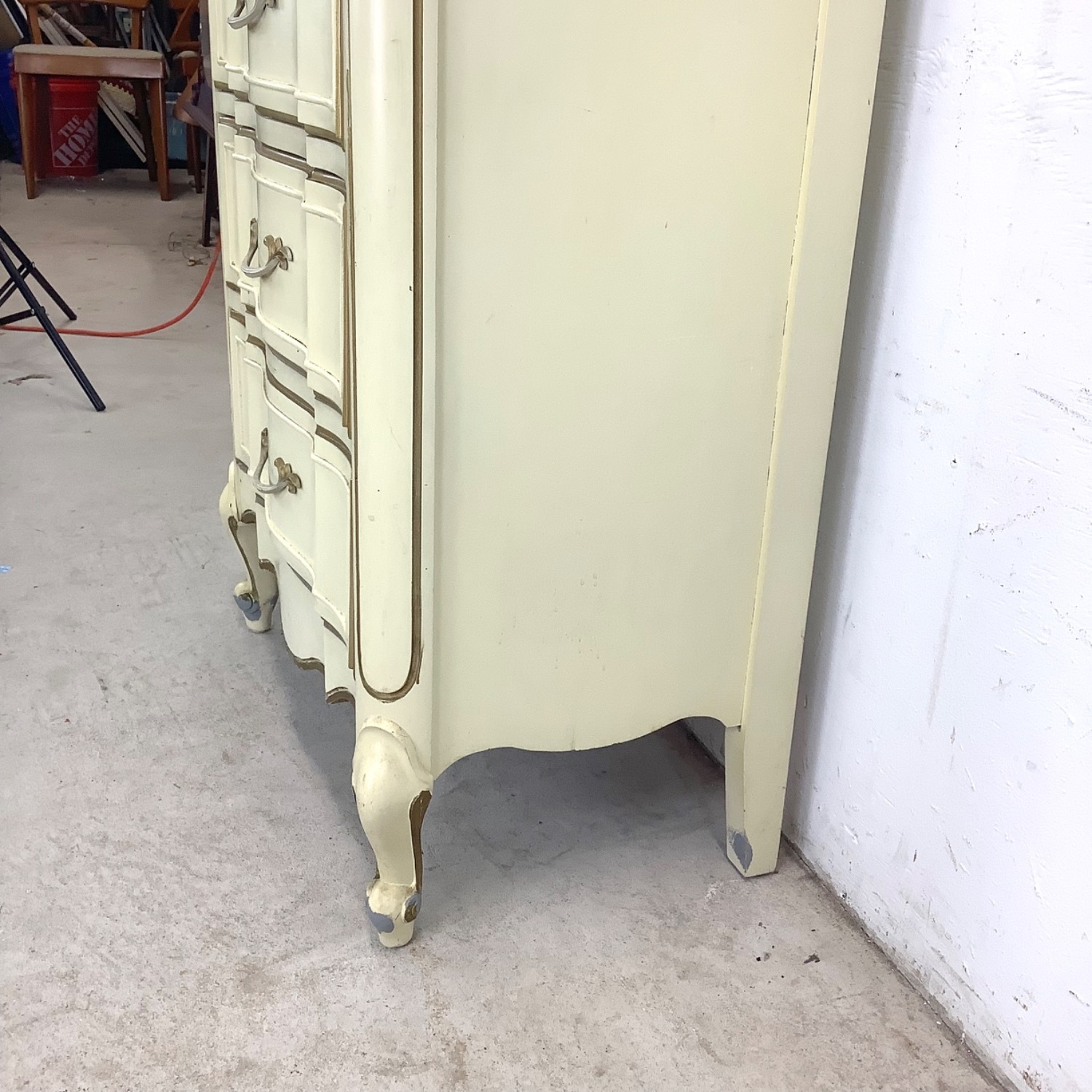 Vintage Provincial Chest of Drawers - image-8