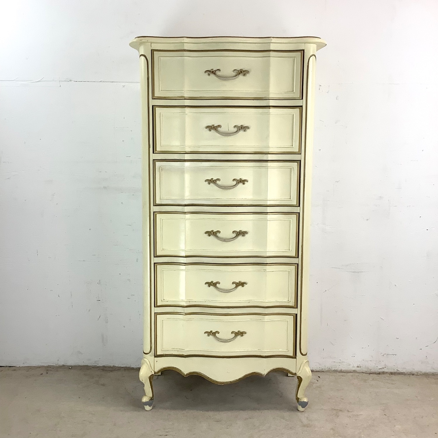 Vintage Provincial Chest of Drawers - image-13