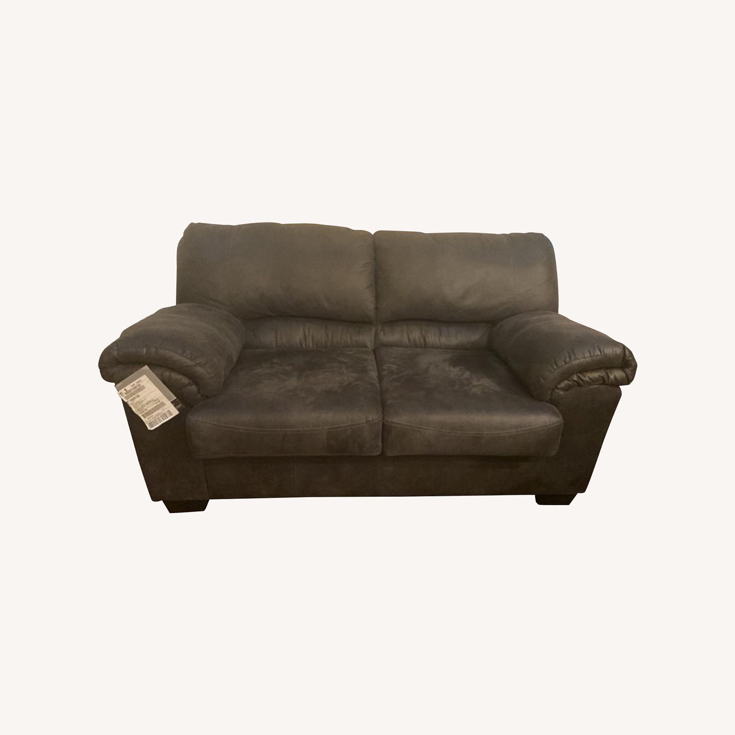 Ashley Bladen Loveseat - image-0