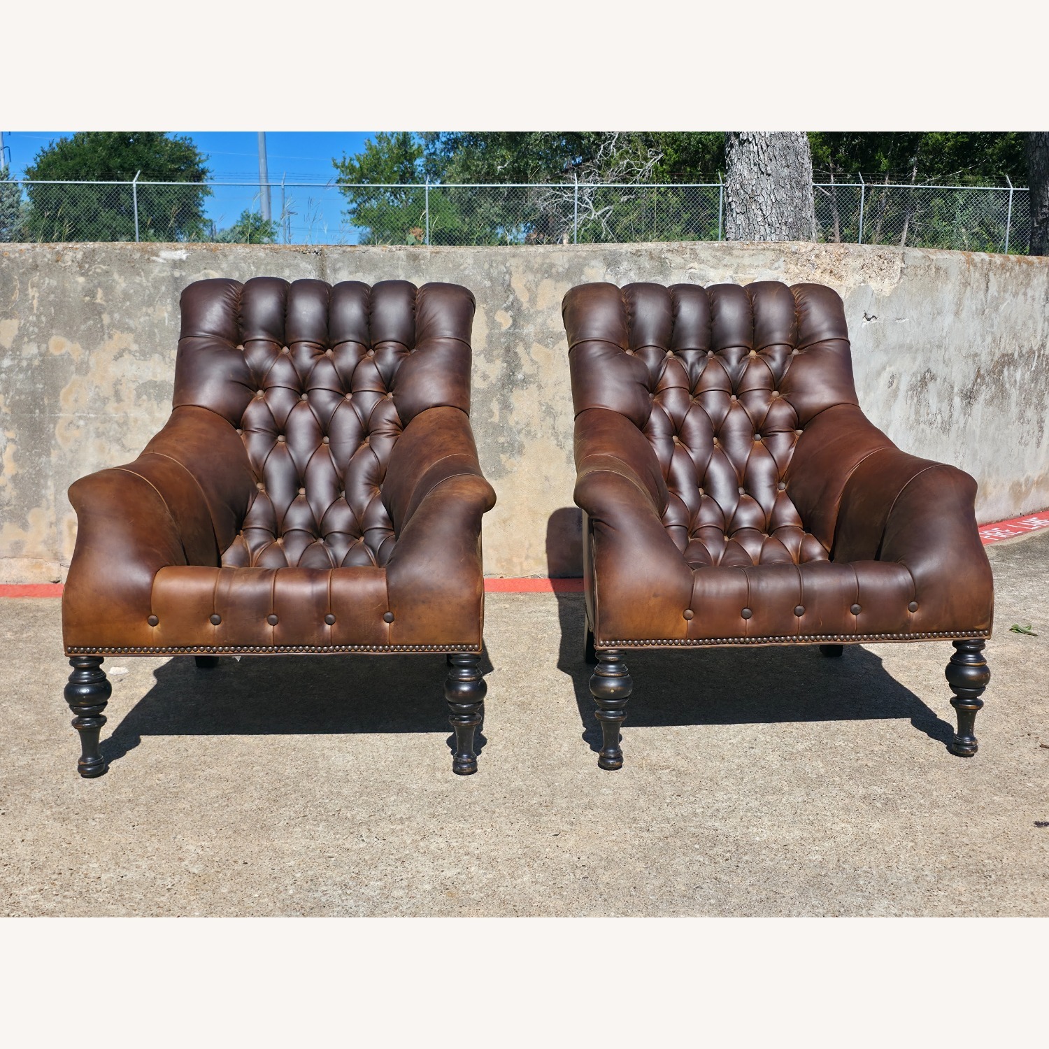Vintage leather Tufted Chairs Set - image-5