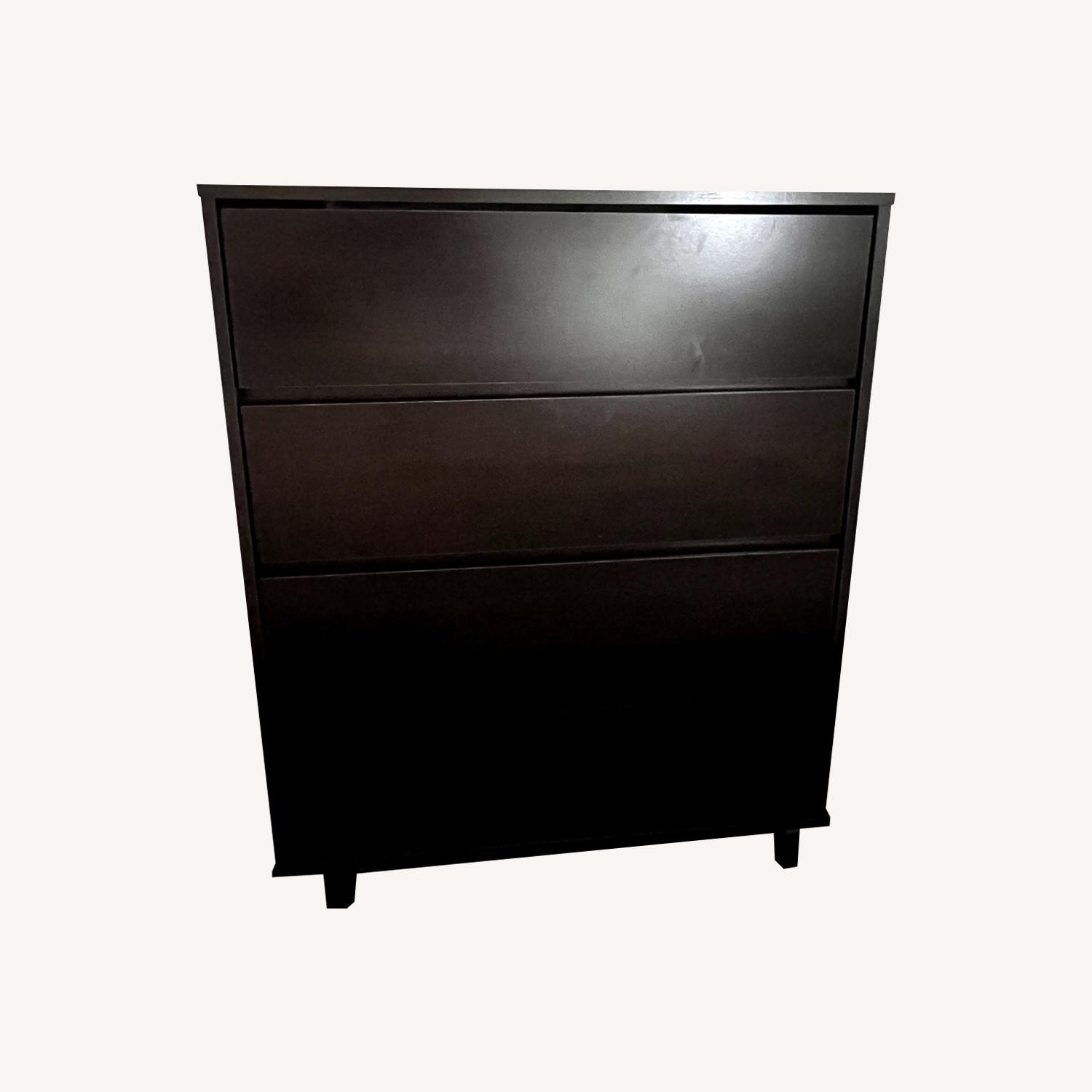 Dresser - image-0