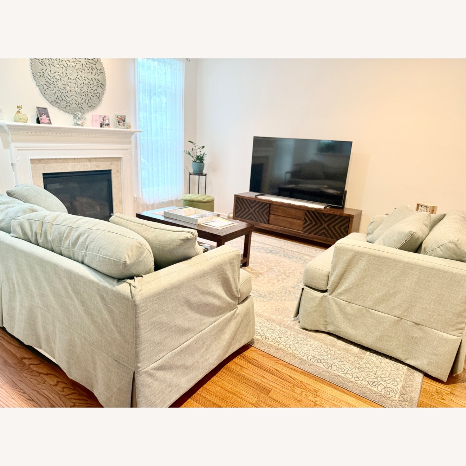 Distinctions Sofa - image-1