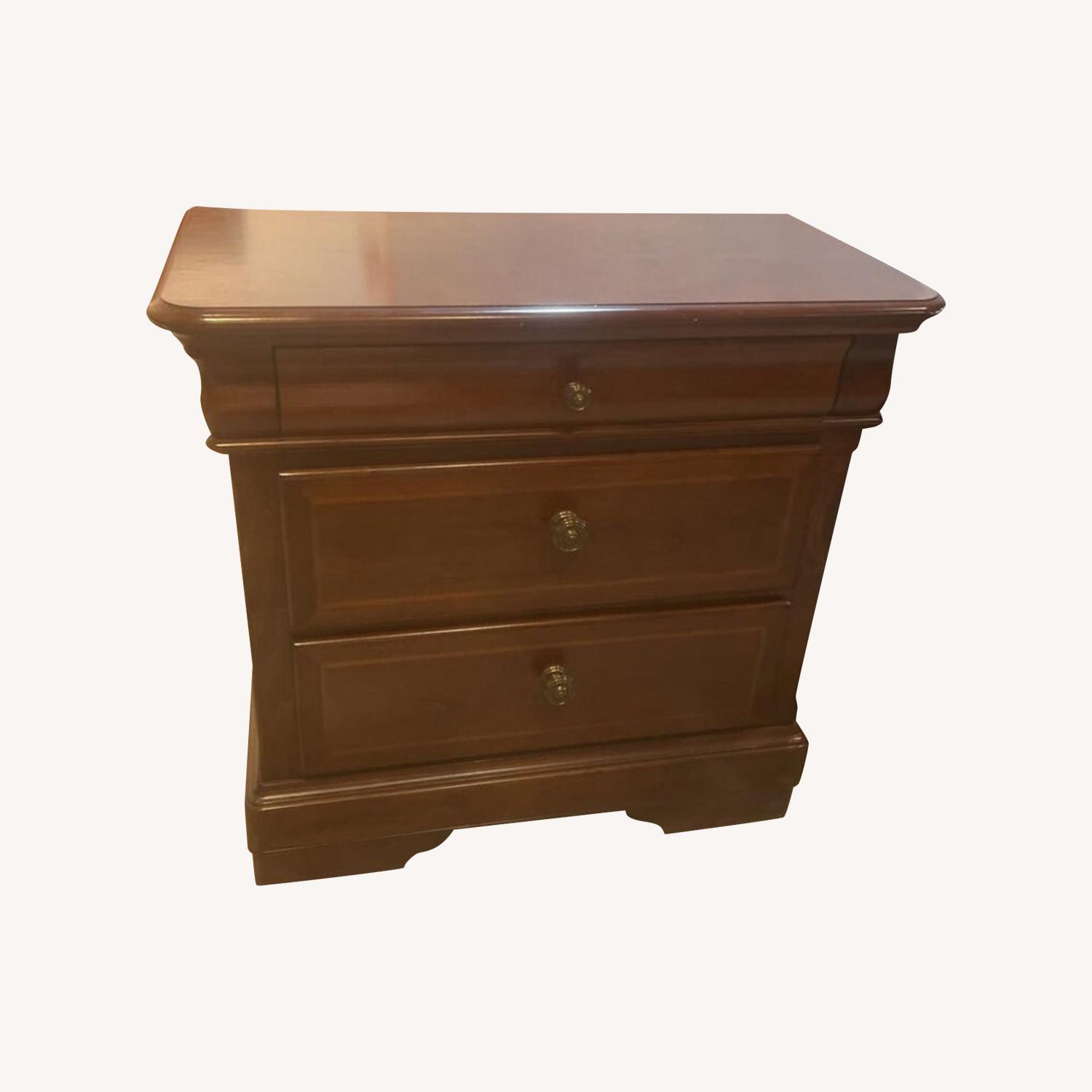 Traditional Wood 3-Drawer Nightstand - image-0