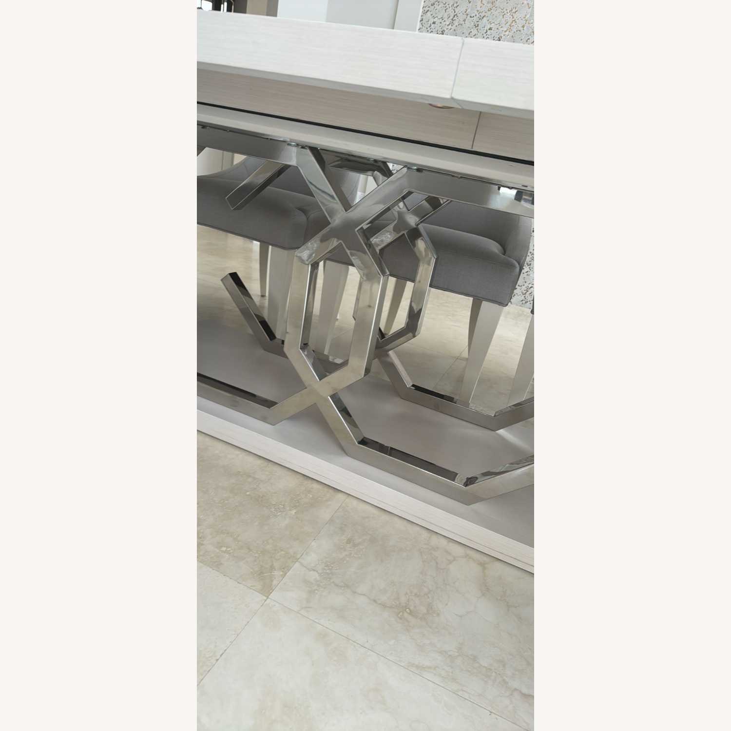 Bernhardt SILHOUETTE Dining Set - image-7