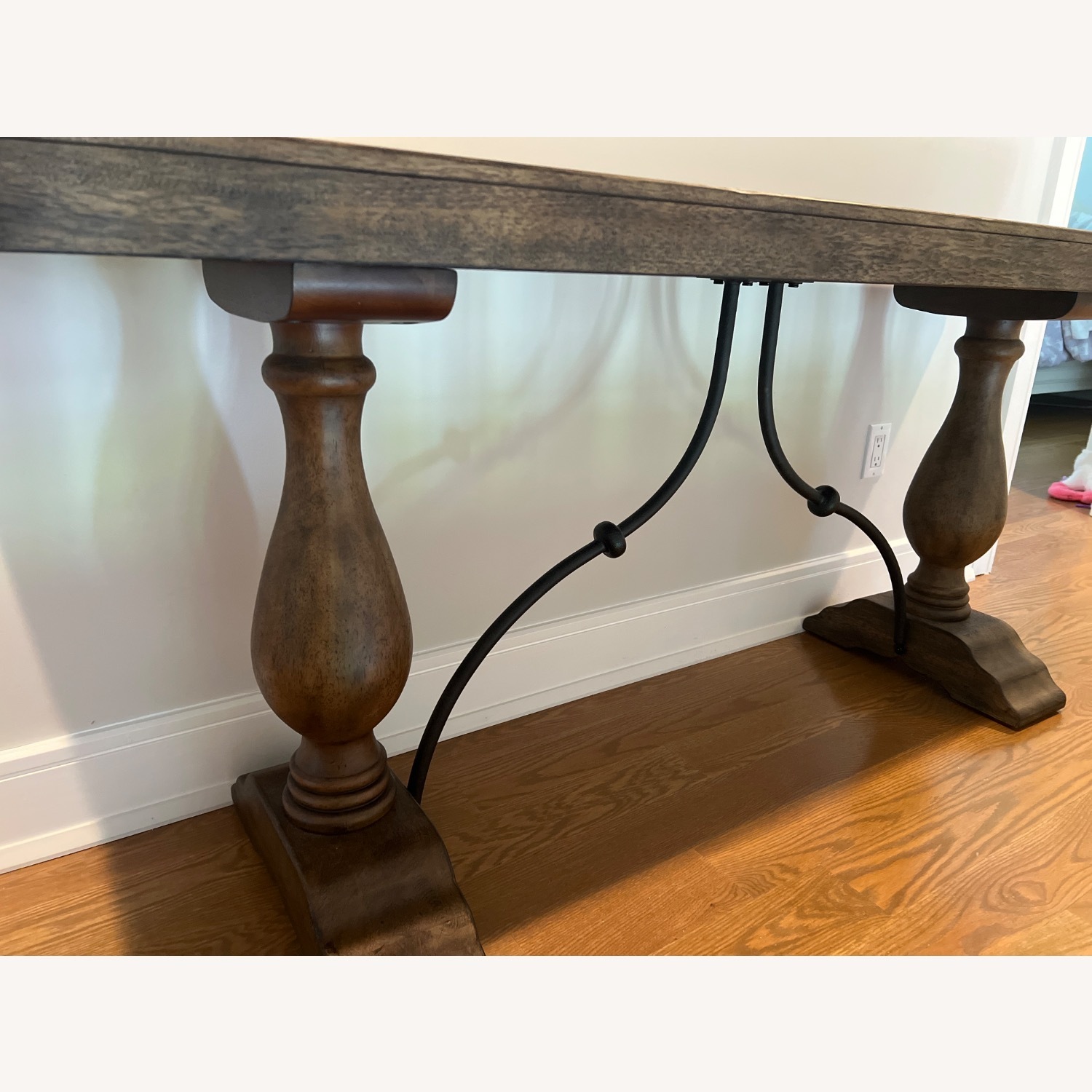 Lorraine Grand Console Table - image-4