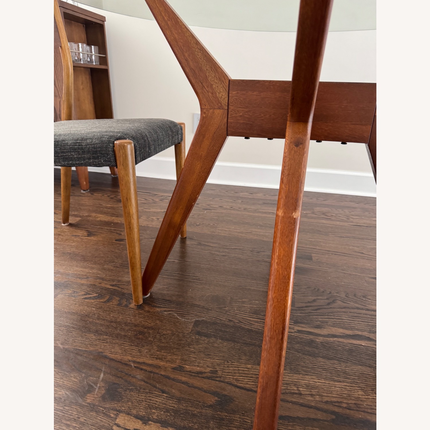 West Elm Jensen Round Dining Table (42") - image-4