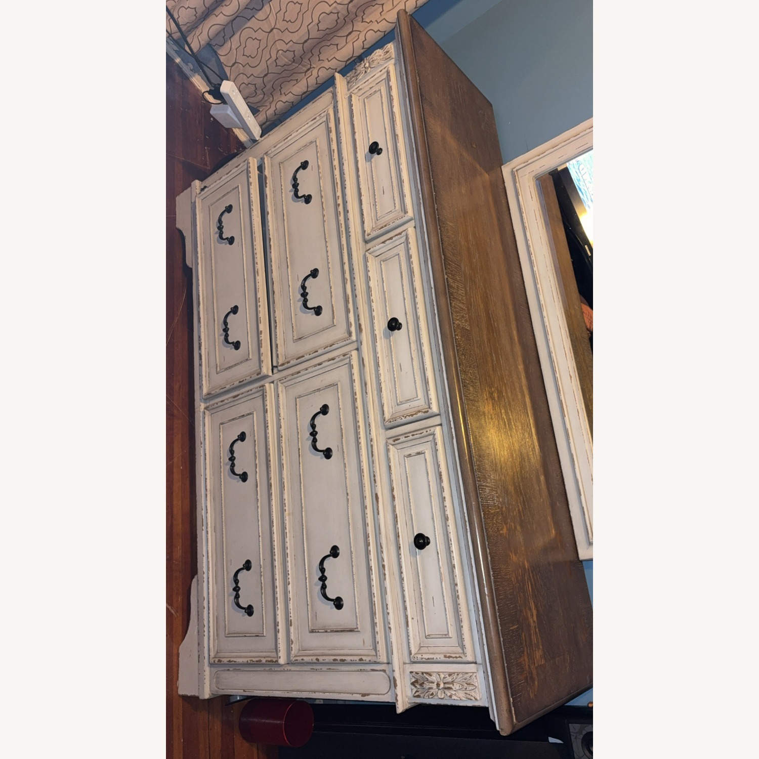 Realyn 7 Drawer Dresser and Mirror - image-5