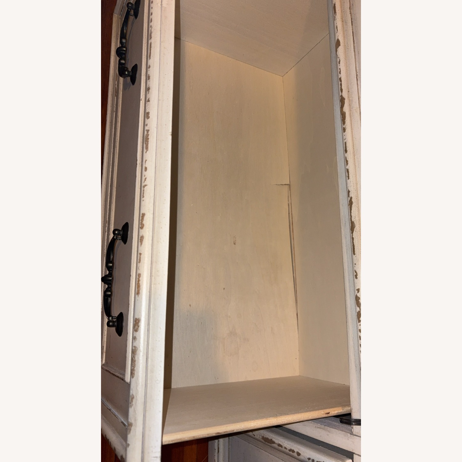 Realyn 7 Drawer Dresser and Mirror - image-3