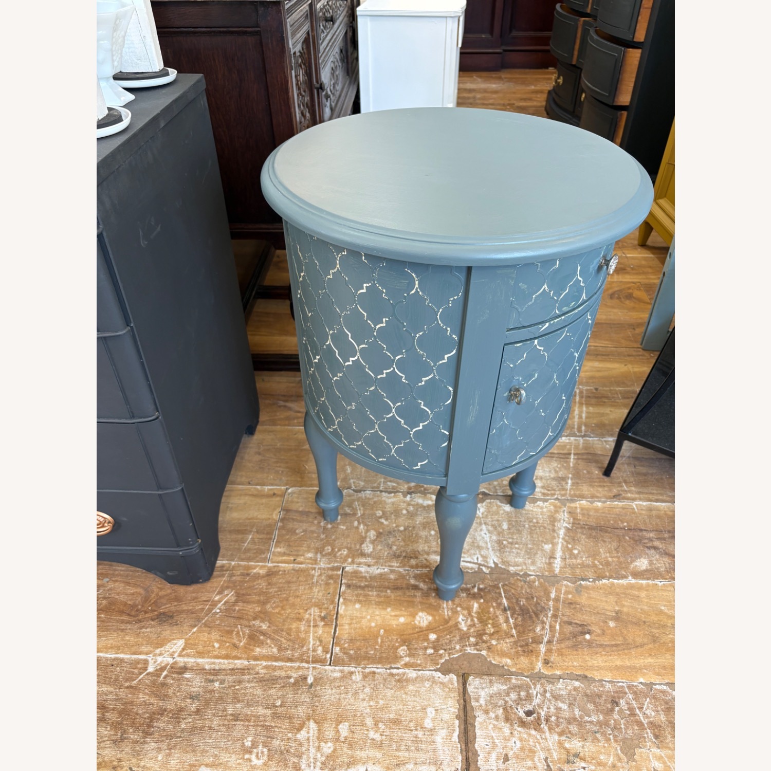 Round Stormy Sea - image-5