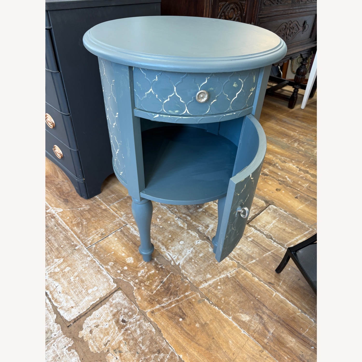 Round Stormy Sea - image-2