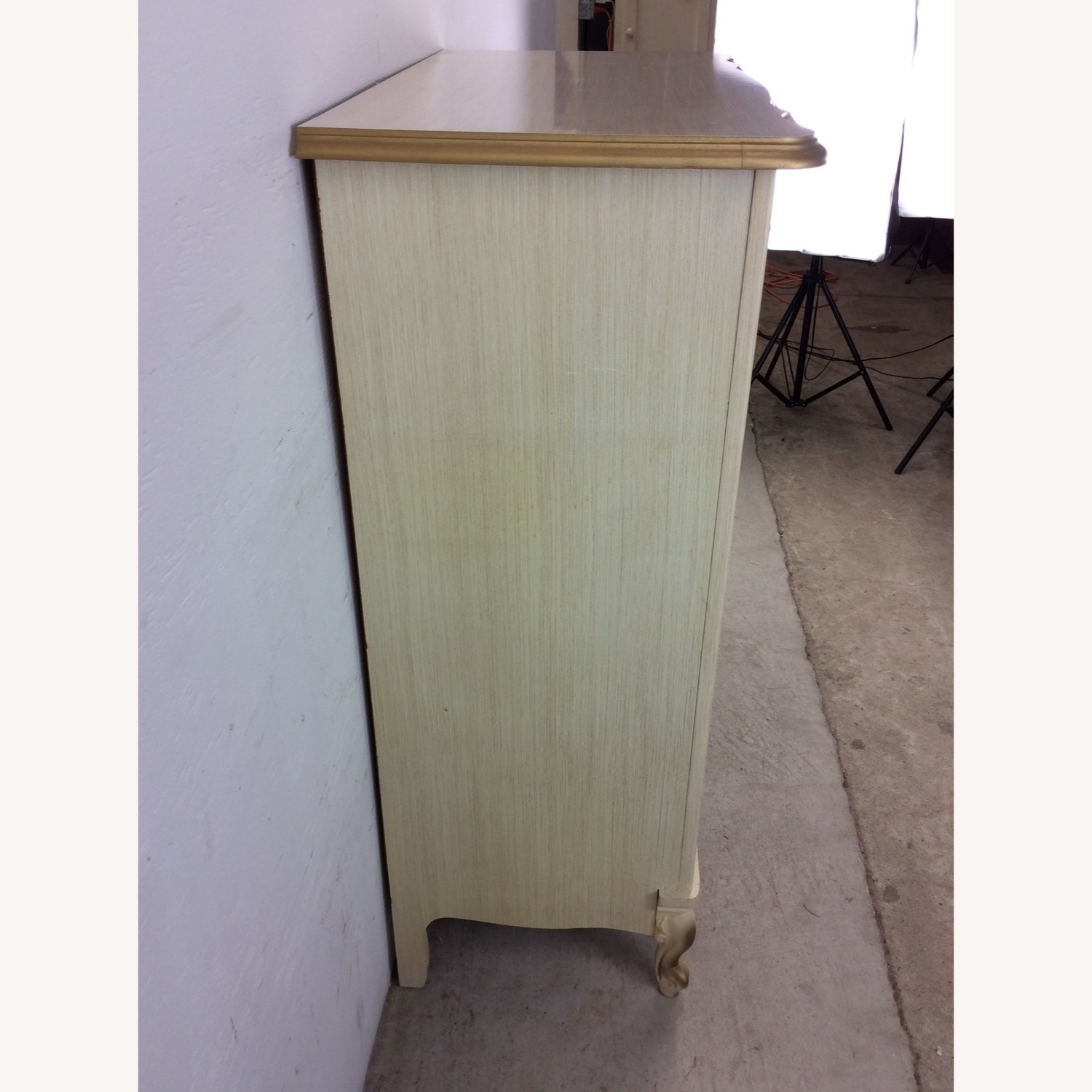 French Provincial Style Highboy with 5 Drawers - image-12