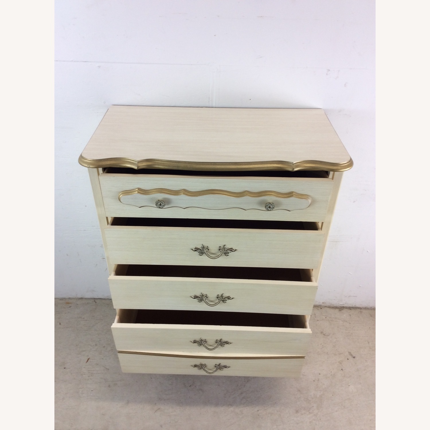 French Provincial Style Highboy with 5 Drawers - image-18