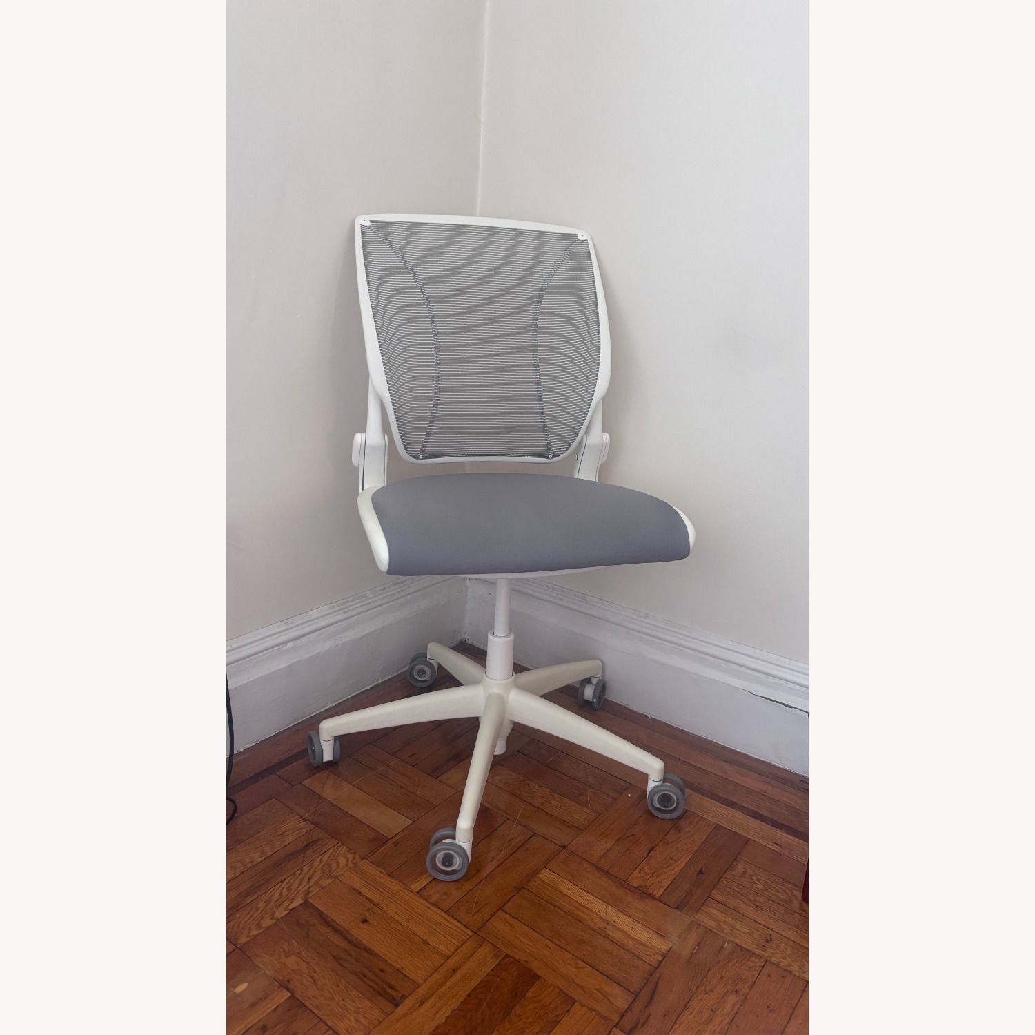 Humanscale Diffrient World Task Chair - image-3