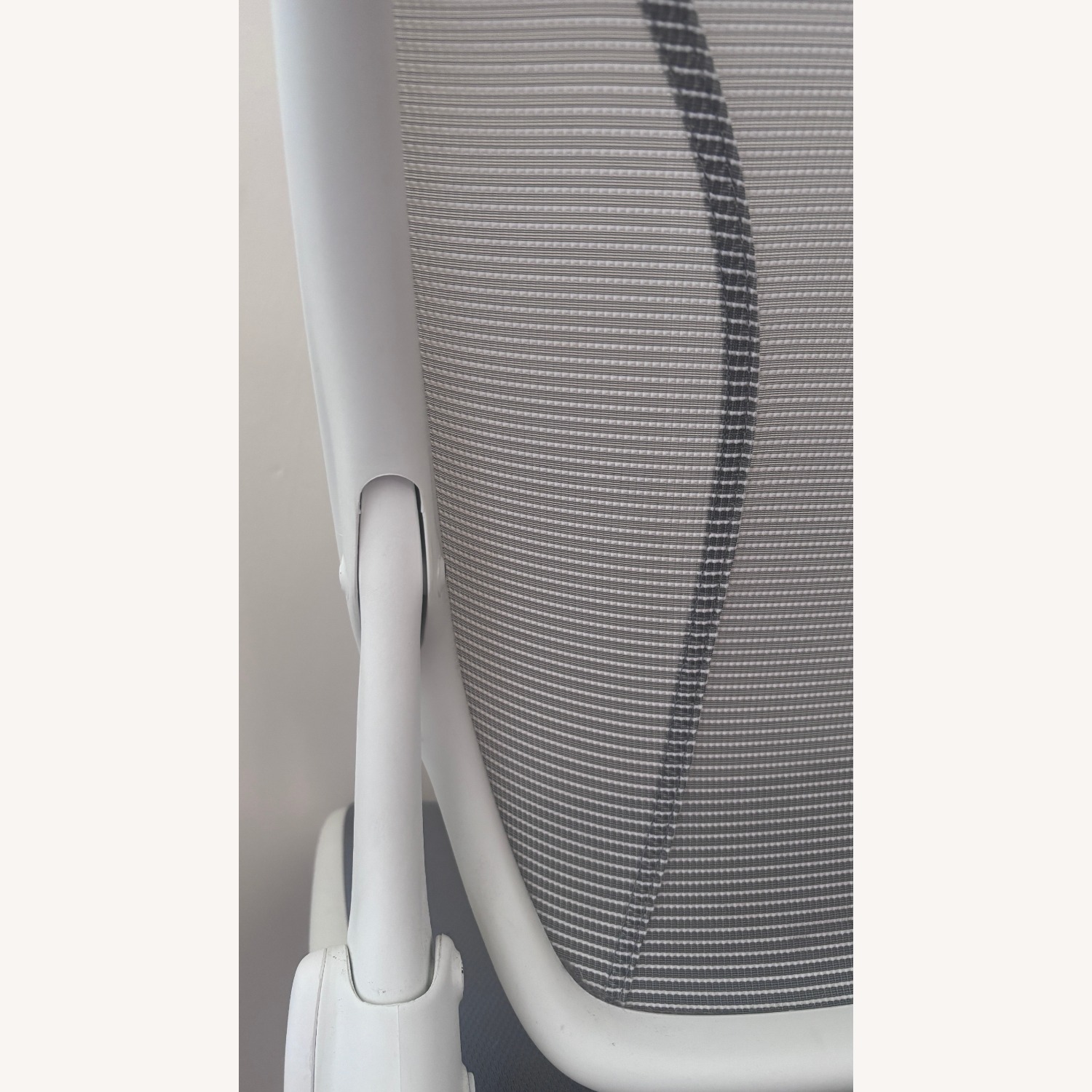 Humanscale Diffrient World Task Chair - image-4