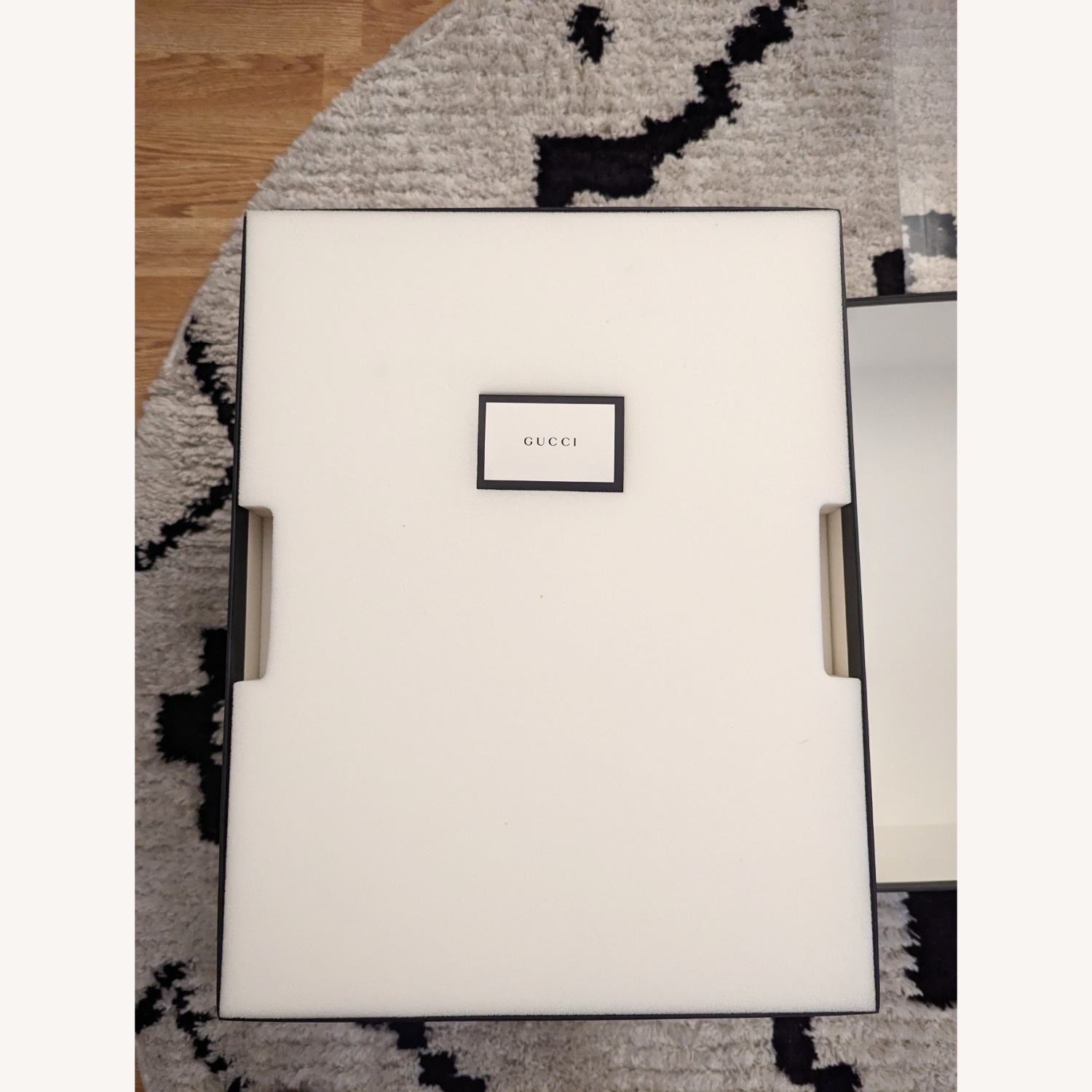 GUCCI Richard Ginori Star Eye Porcelain Vase - image-7