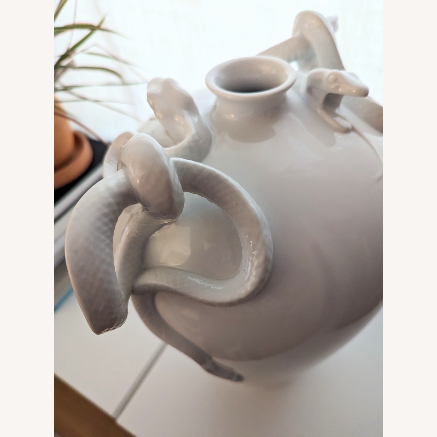 GUCCI Richard Ginori Star Eye Porcelain Vase - image-4