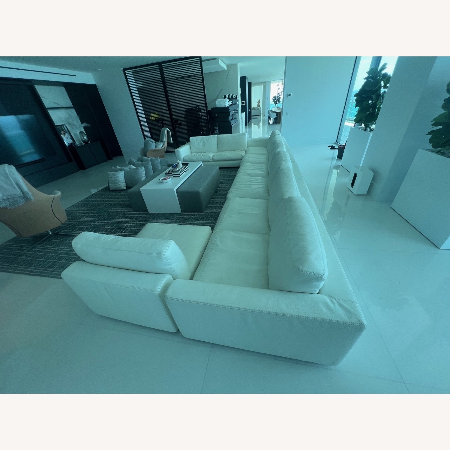 Rivolta Italian Leather Sectional – 9 Seats - image-4