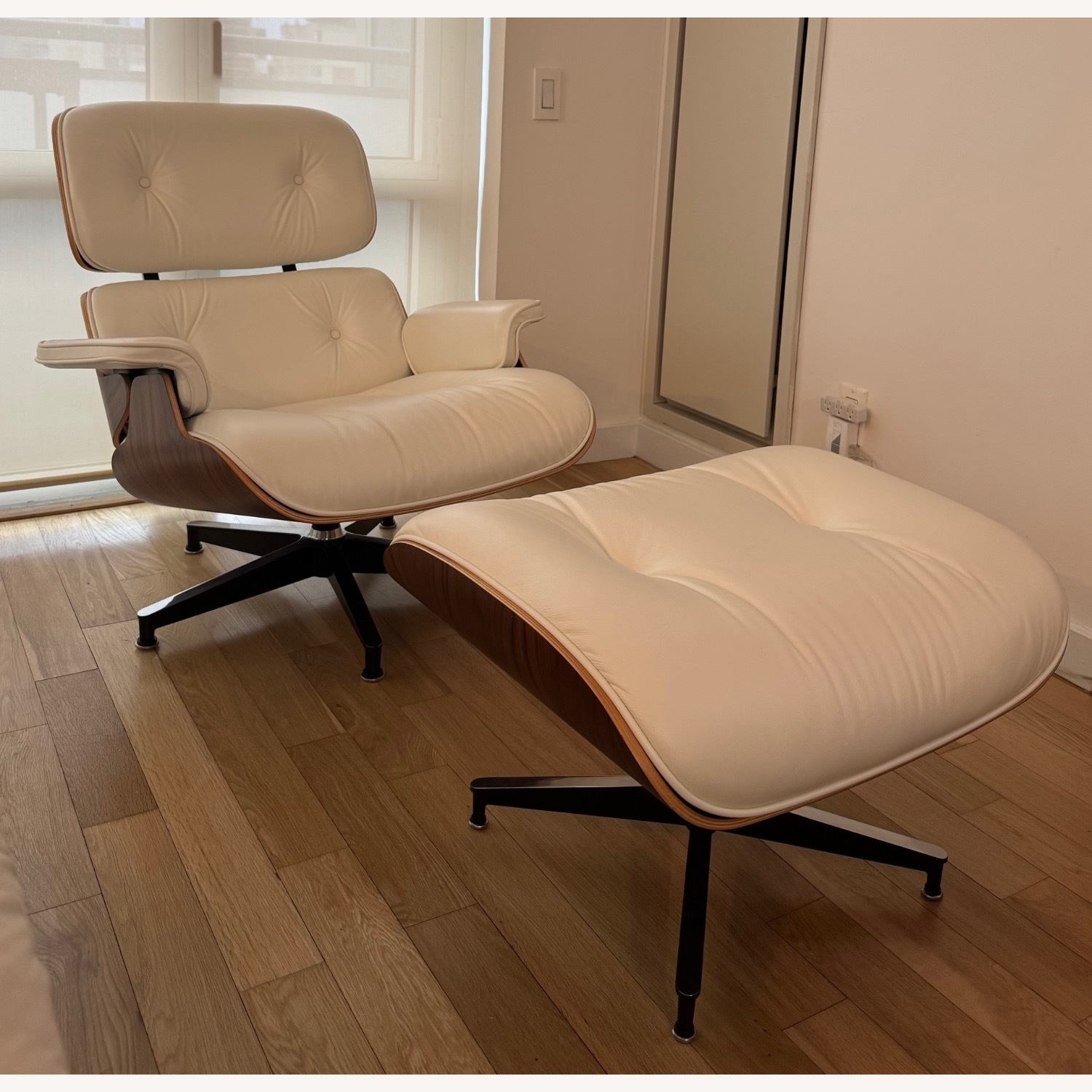 Eames Lounge Chair and Ottoman - image-1
