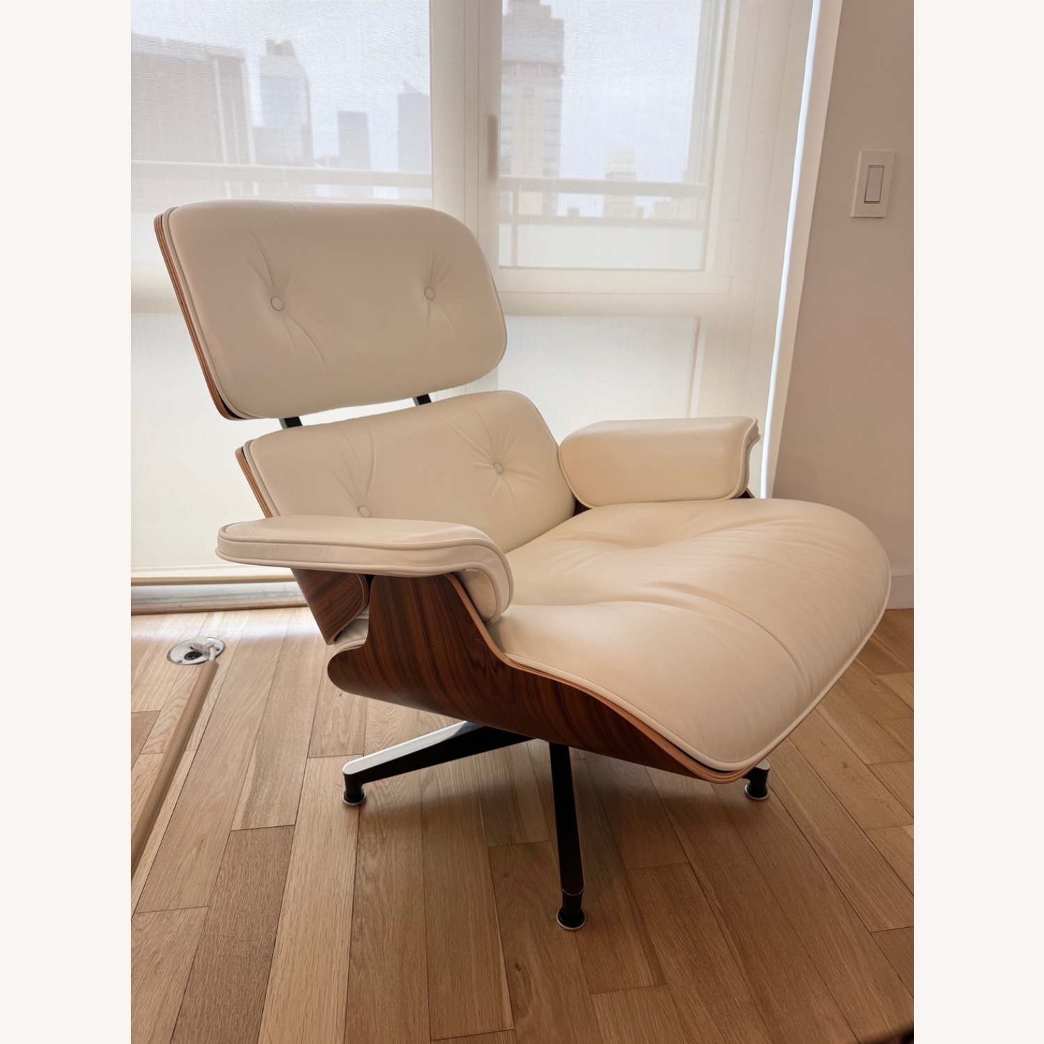 Eames Lounge Chair and Ottoman - image-5