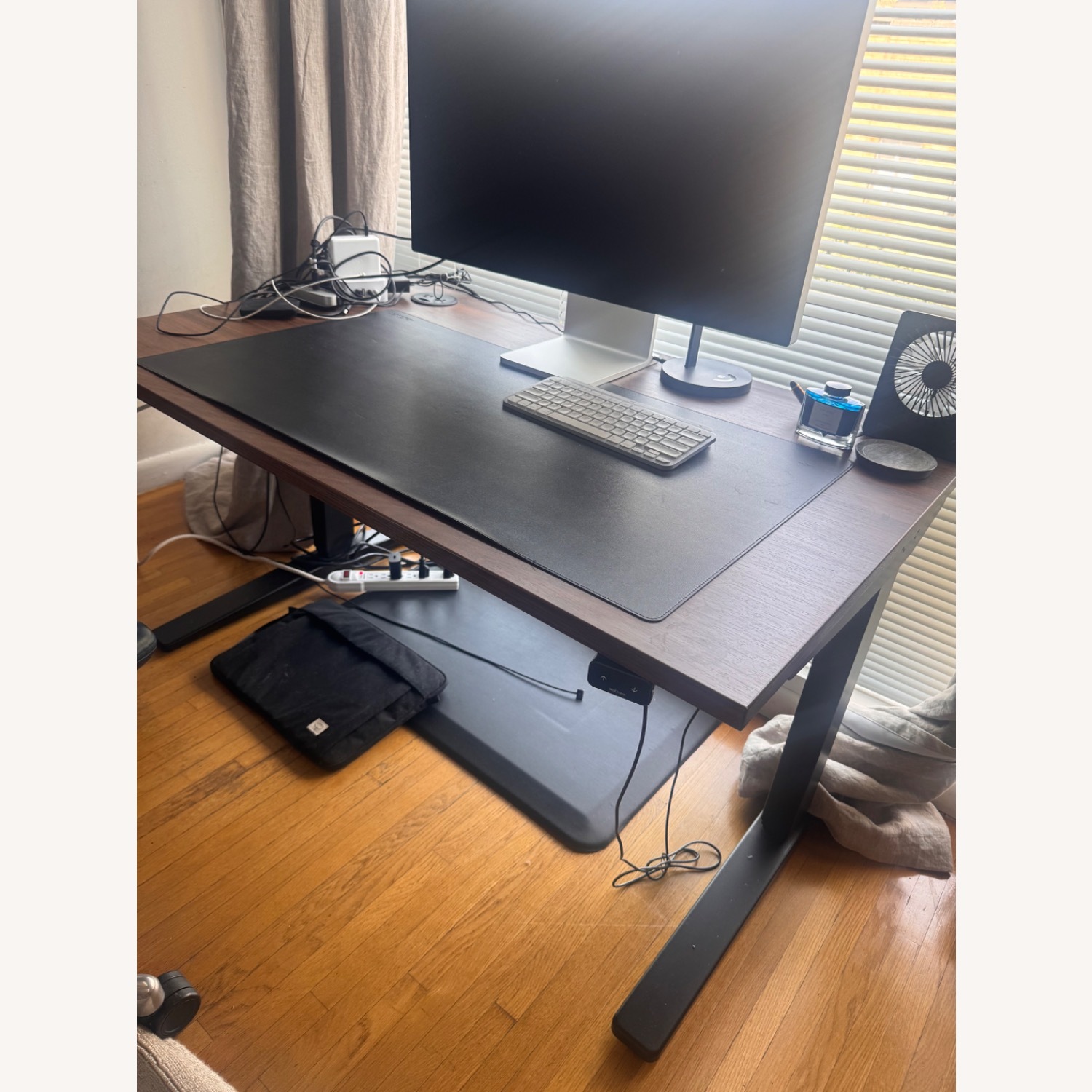 UPLIFT Standing Desk V2 & V2-Commercial - image-3