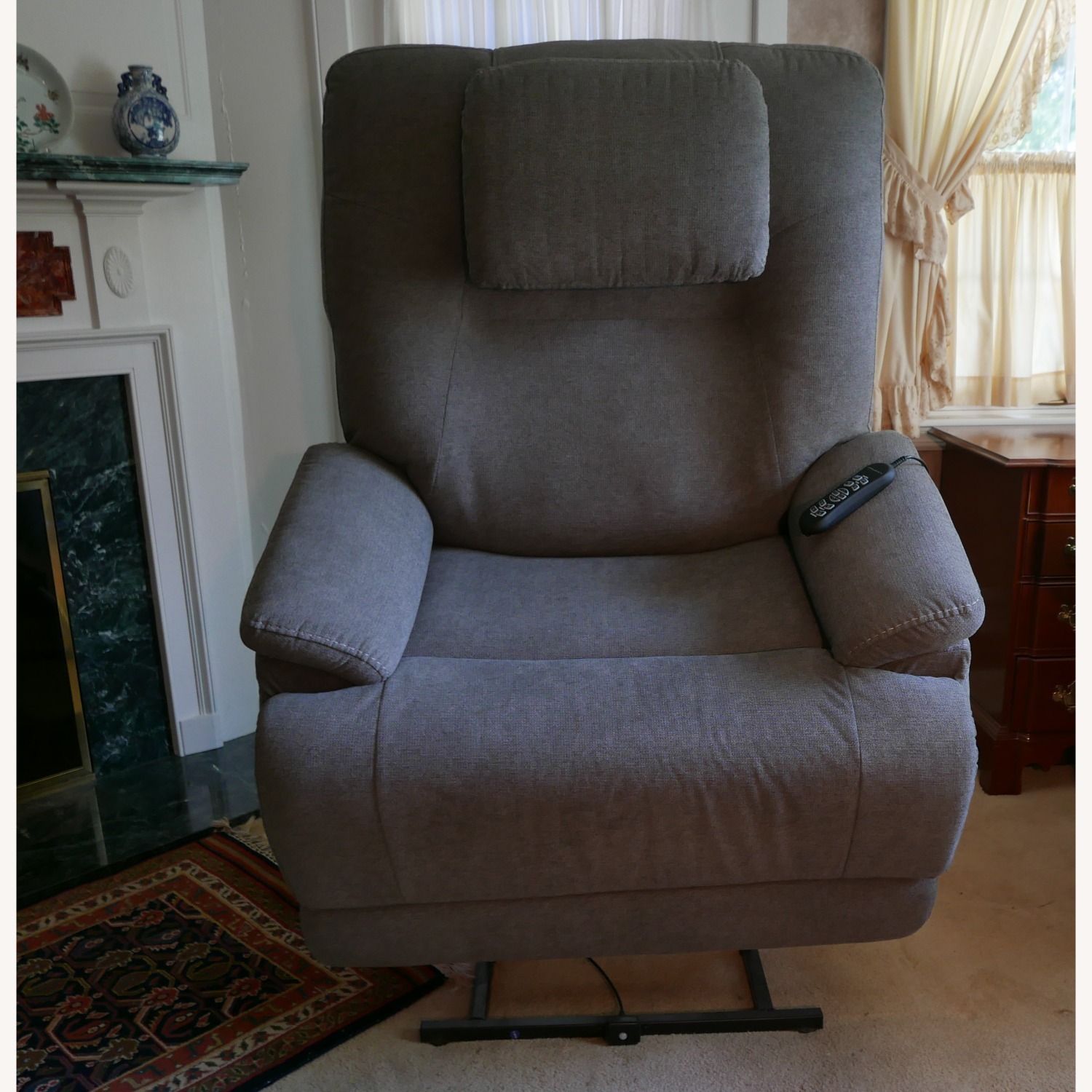 Raymour & Flanigan Zion Power-Lift Recliner - image-2