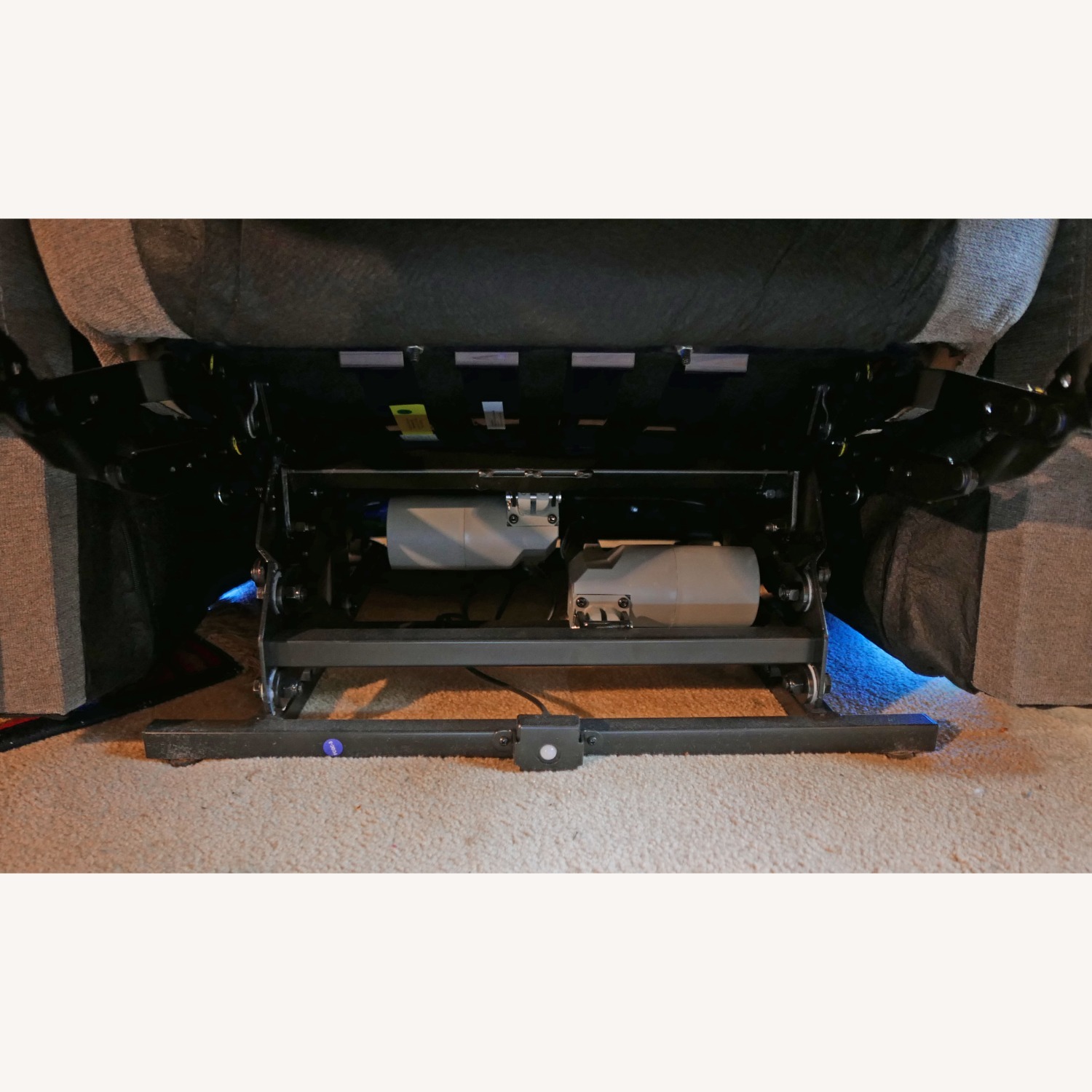 Raymour & Flanigan Zion Power-Lift Recliner - image-11