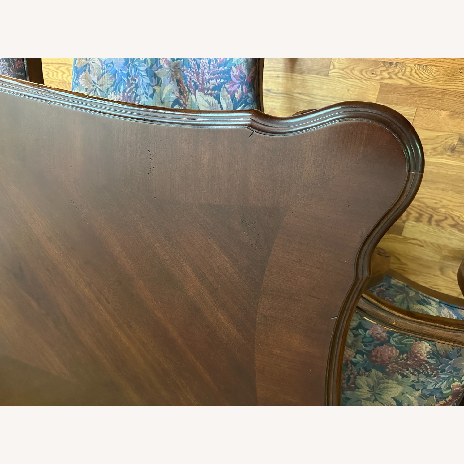 Bernhardt Avignon Dining Table and Chairs - image-2