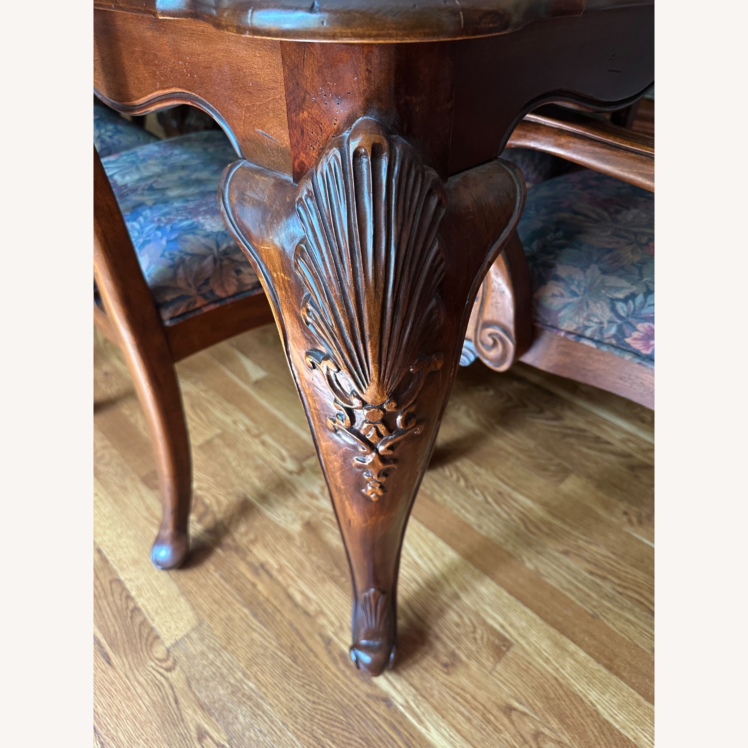 Bernhardt Avignon Dining Table and Chairs - image-4