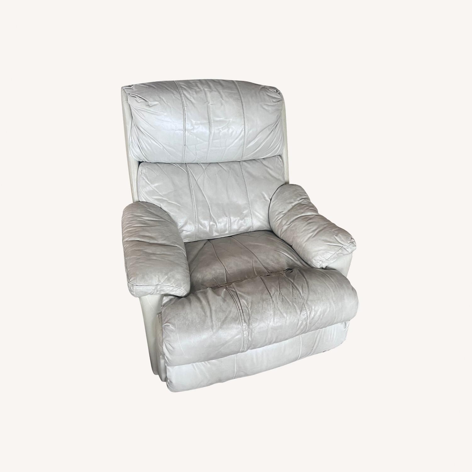 Hasbro Comfy Recliner - image-0