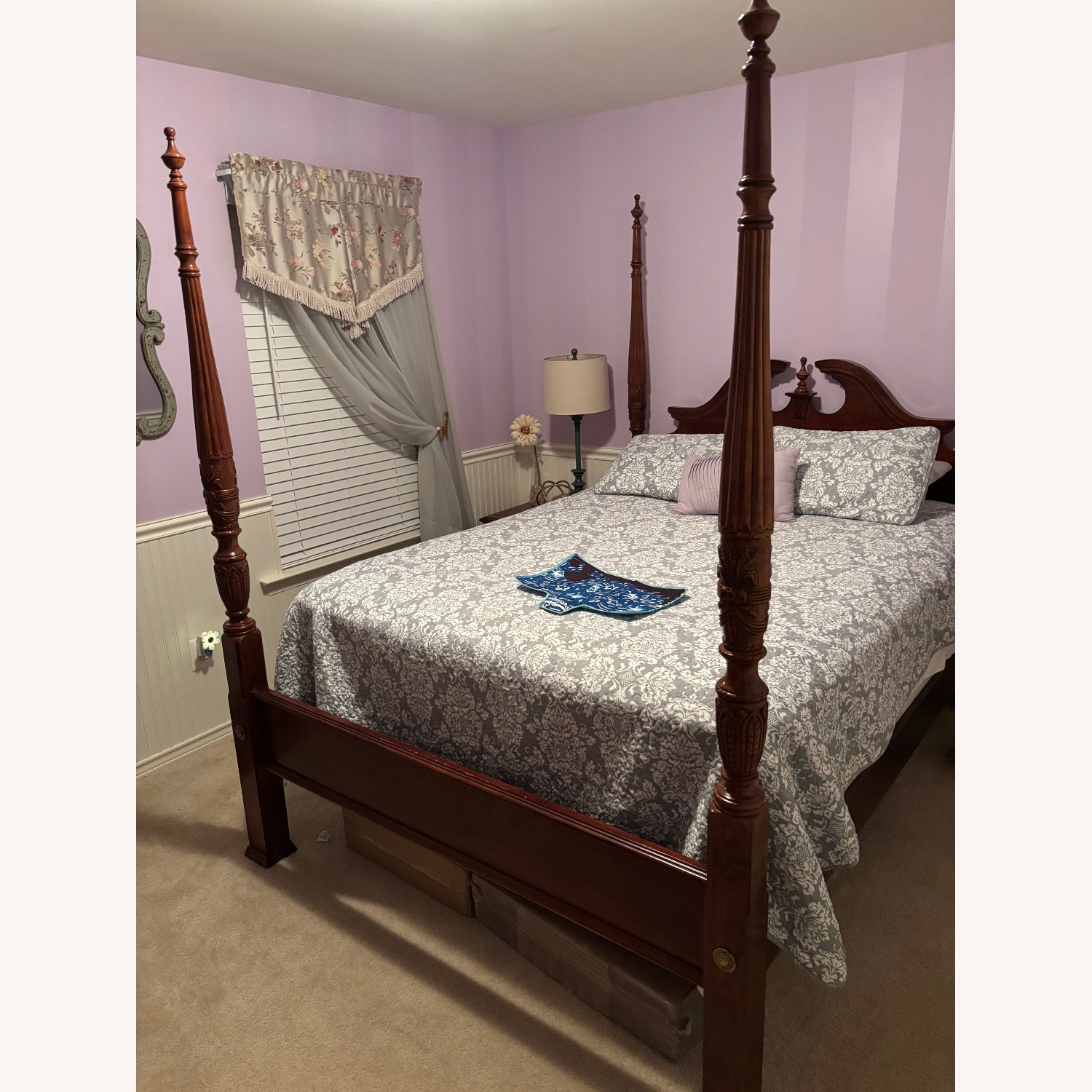 Broyhill Queen Bed  - image-2