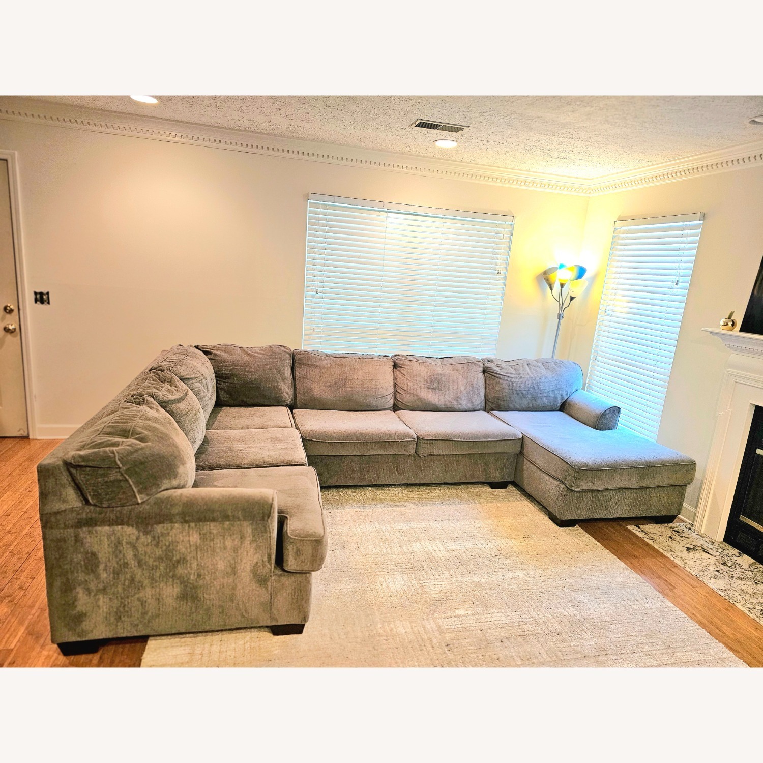 Hoylake 3-piece Sectional Gray Sofa - image-1