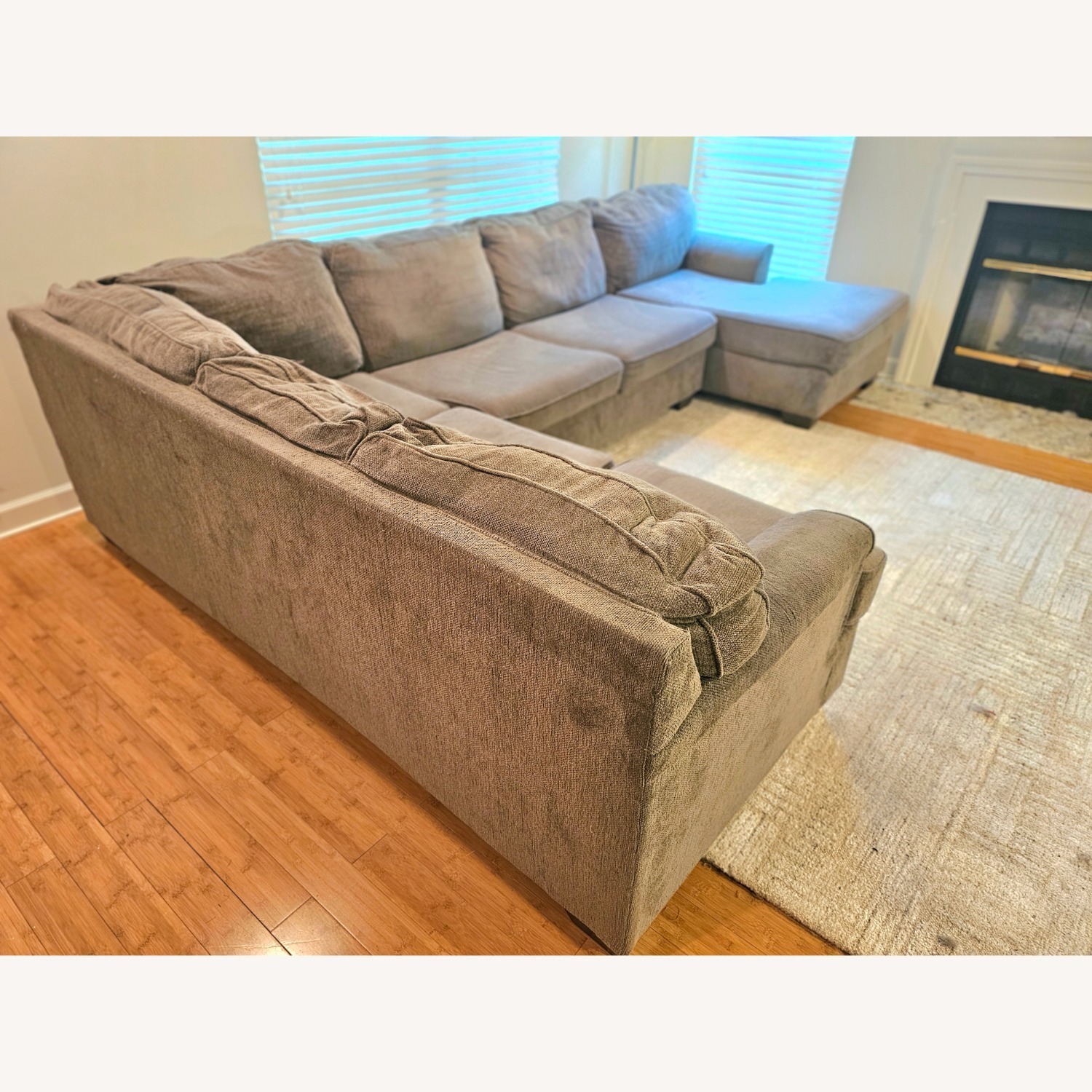 Hoylake 3-piece Sectional Gray Sofa - image-5