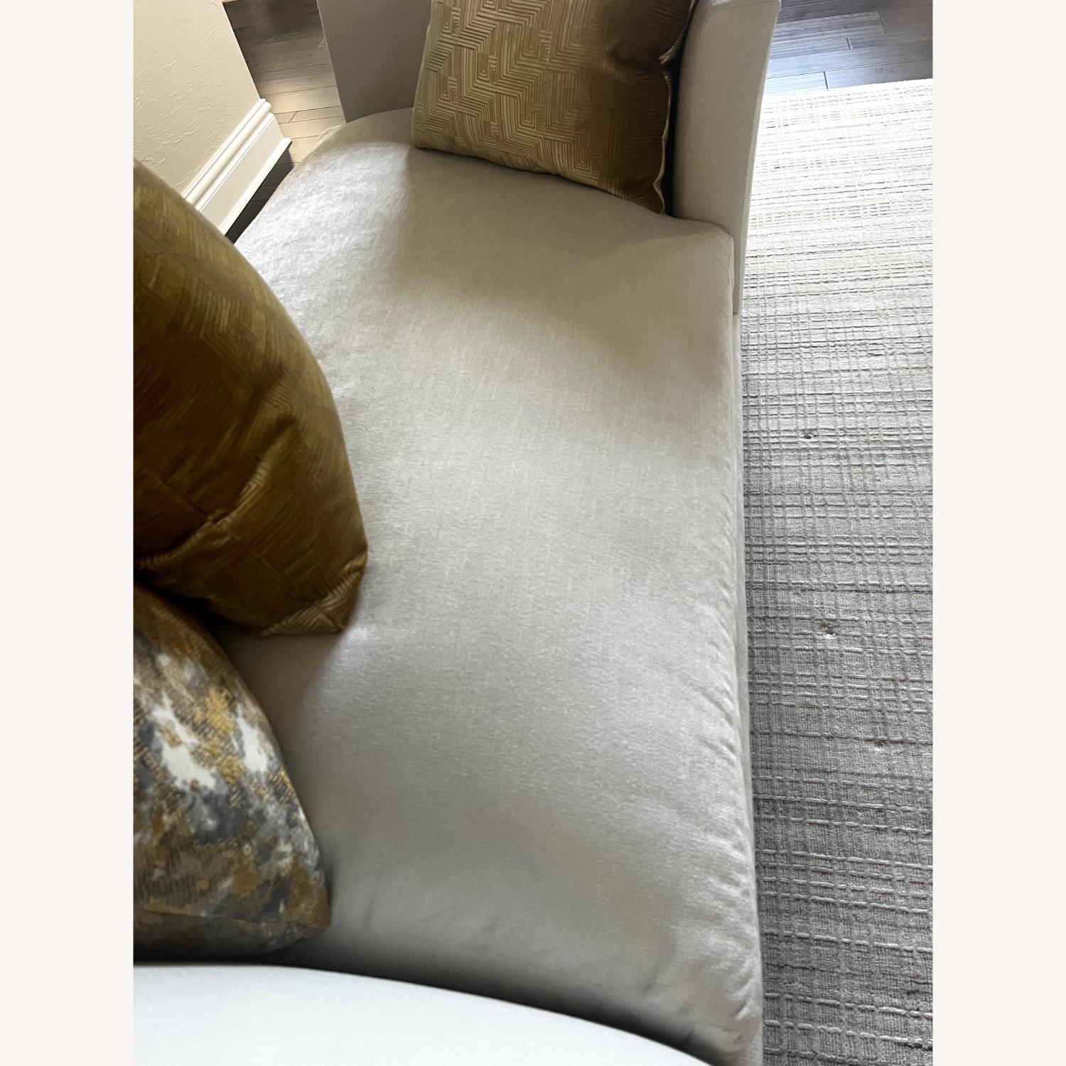 Taylor King Leah Settee - image-5