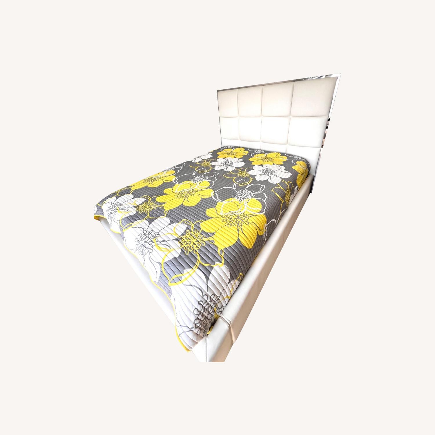 Modani Queen Bed AptDeco
