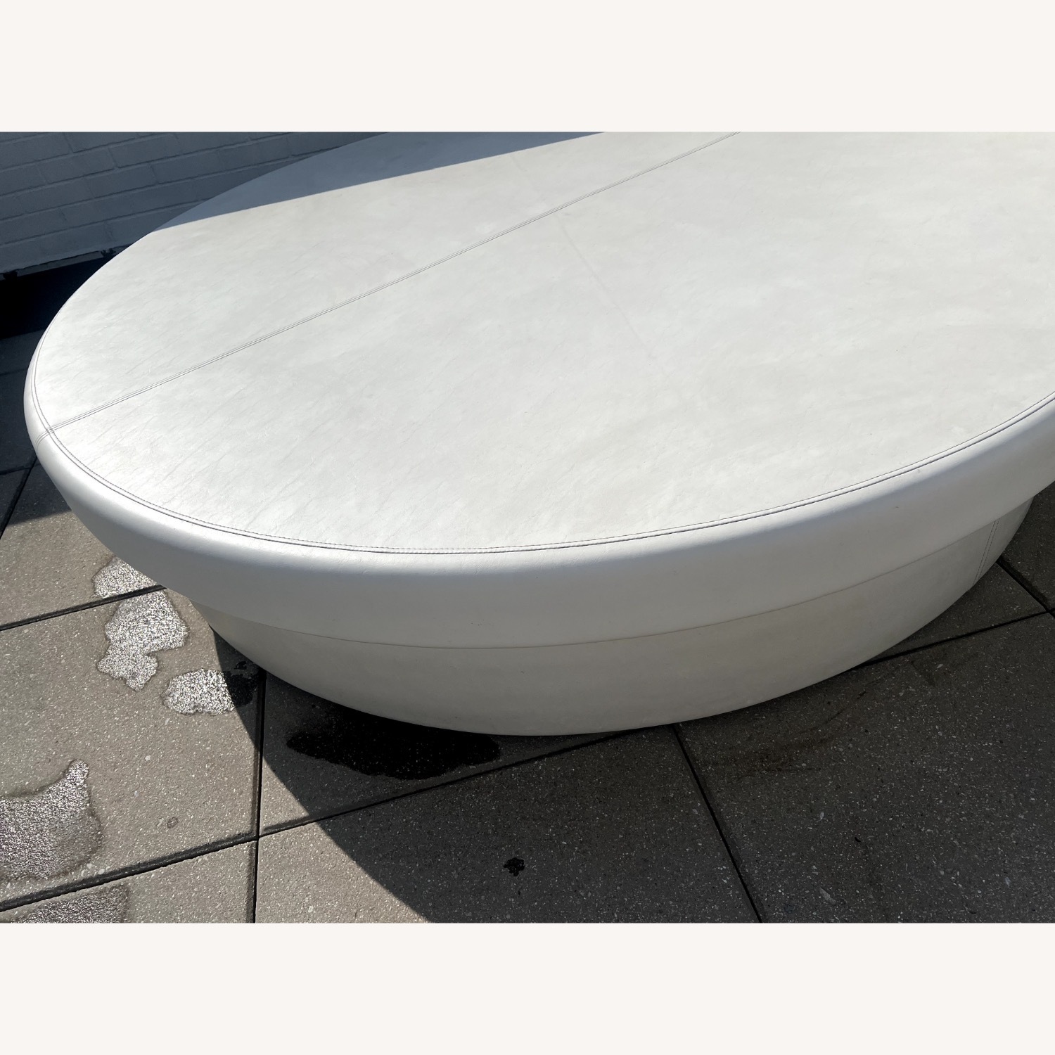 La Fete Sunpad Round Resort Bed - image-3